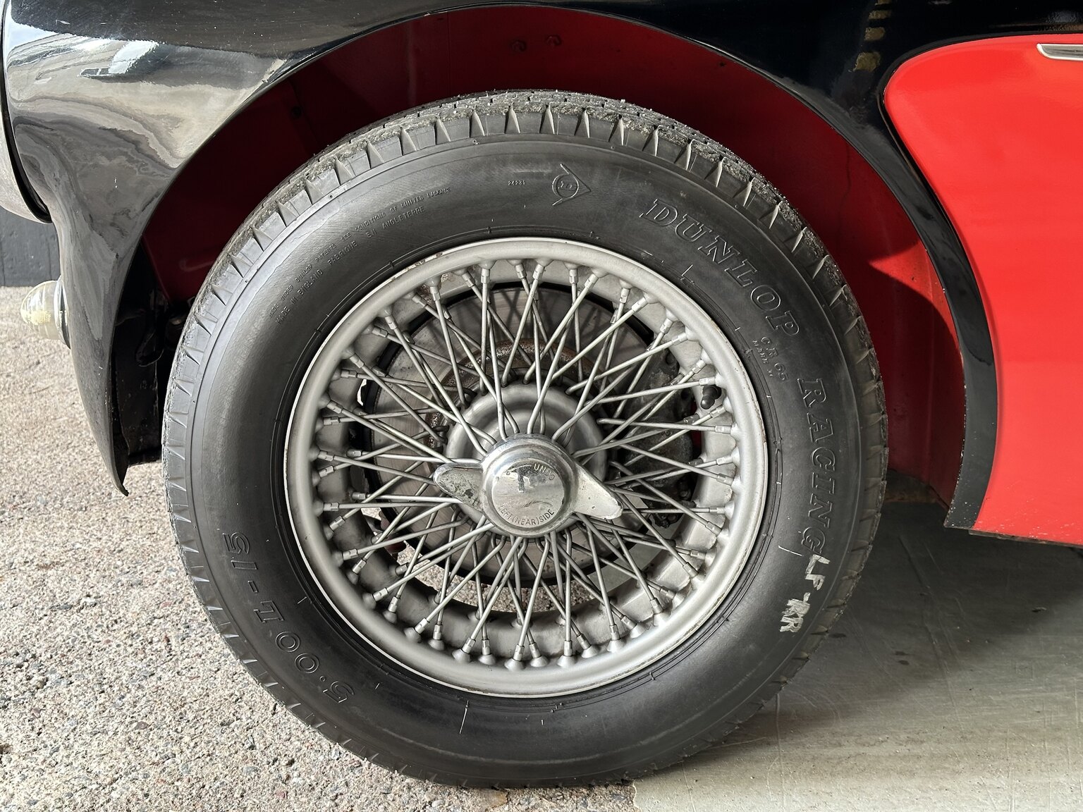 Exteriörbild på 1959 Austin-Healey 3000 BN7