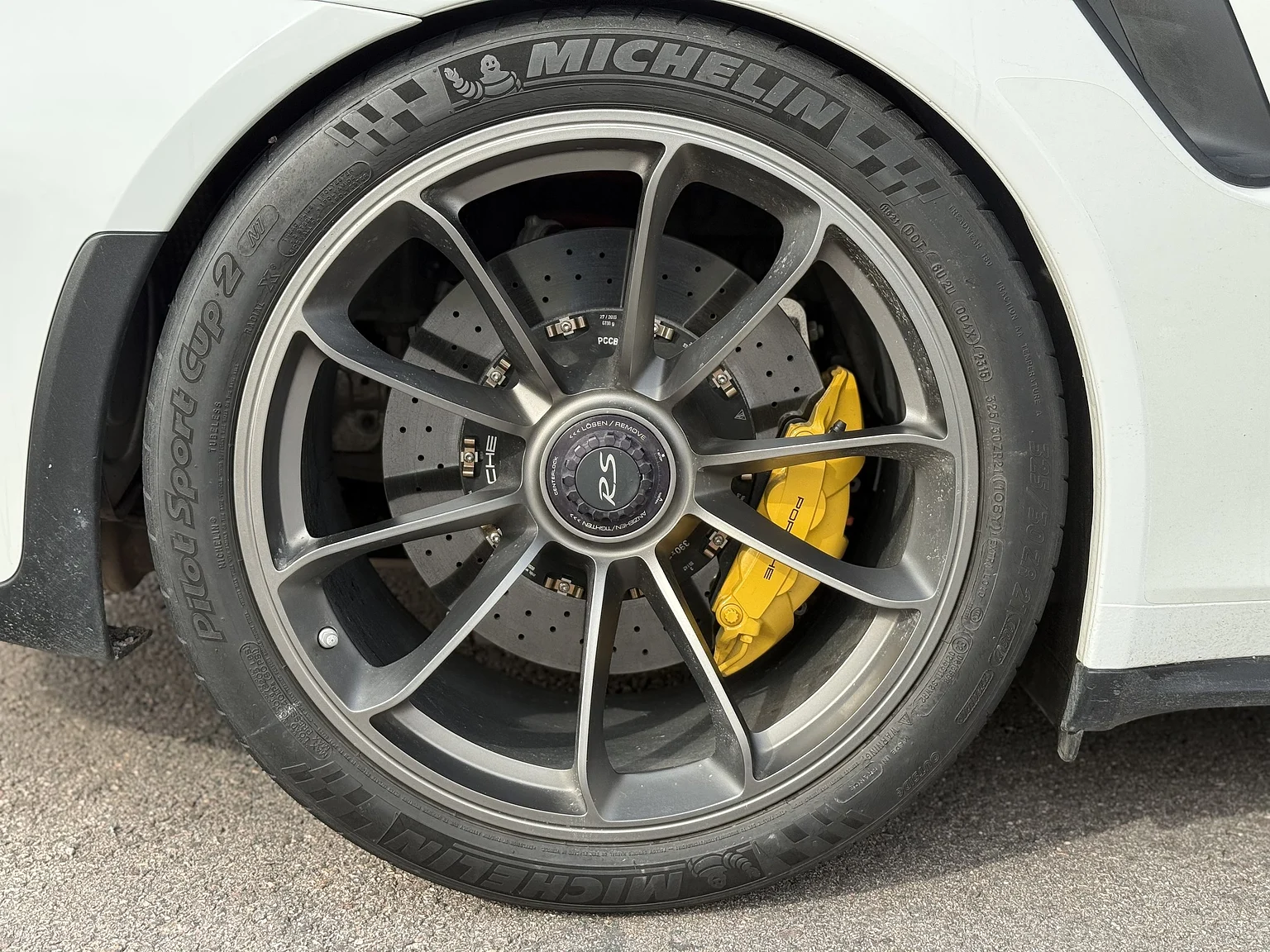 Exteriörbild på 2016 Porsche 911 GT3 RS (55)