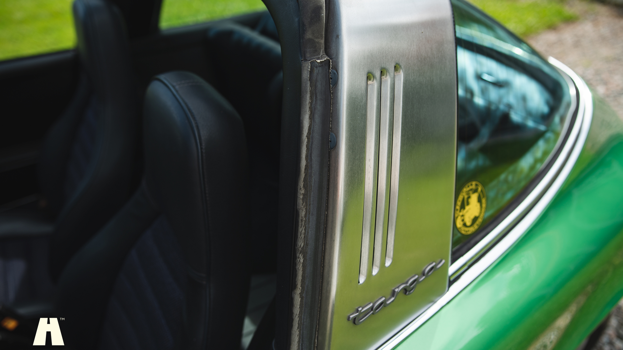 Exterior image of 1976 Porsche 911 Targa