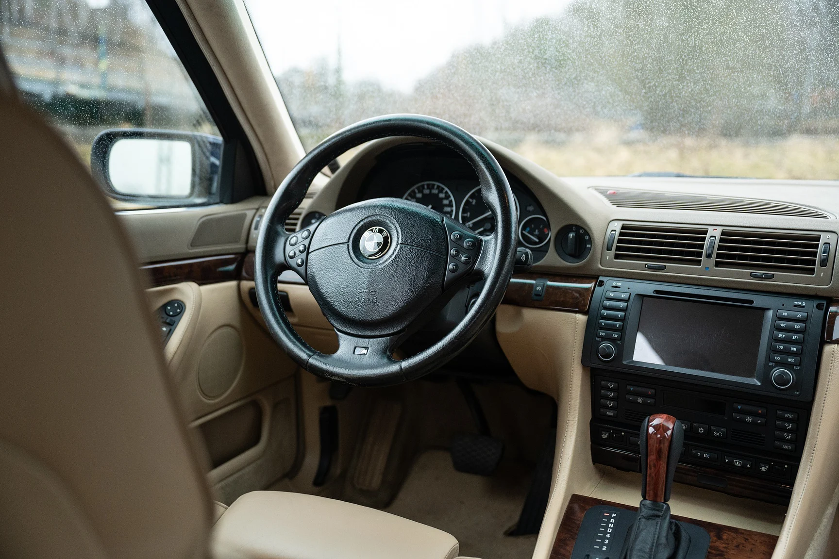 Interior image of 1996 BMW 740 iA - NO RESERVE (27)