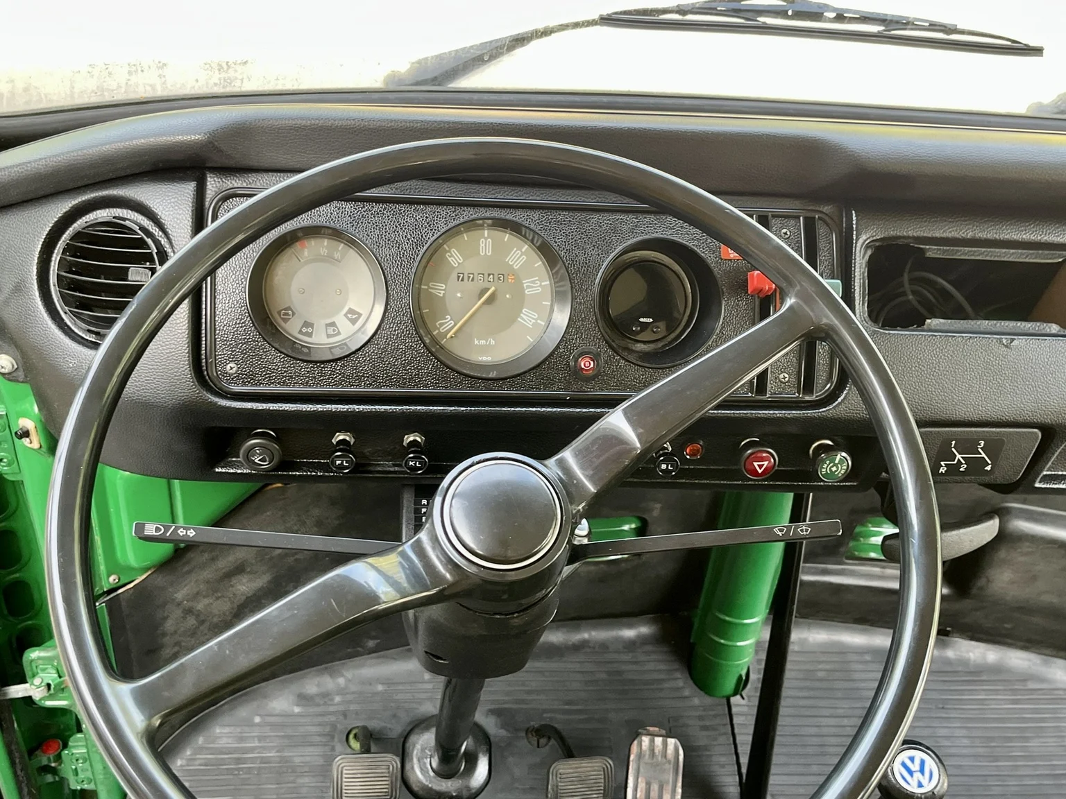 Innenraumfoto von 1974 Volkswagen Transporter T2 (14)