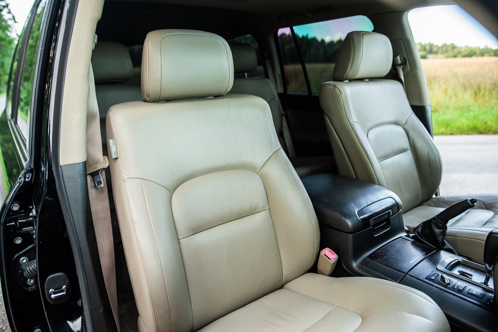 Interior image of 2008 Toyota Land Cruiser 4.5 4WD V8