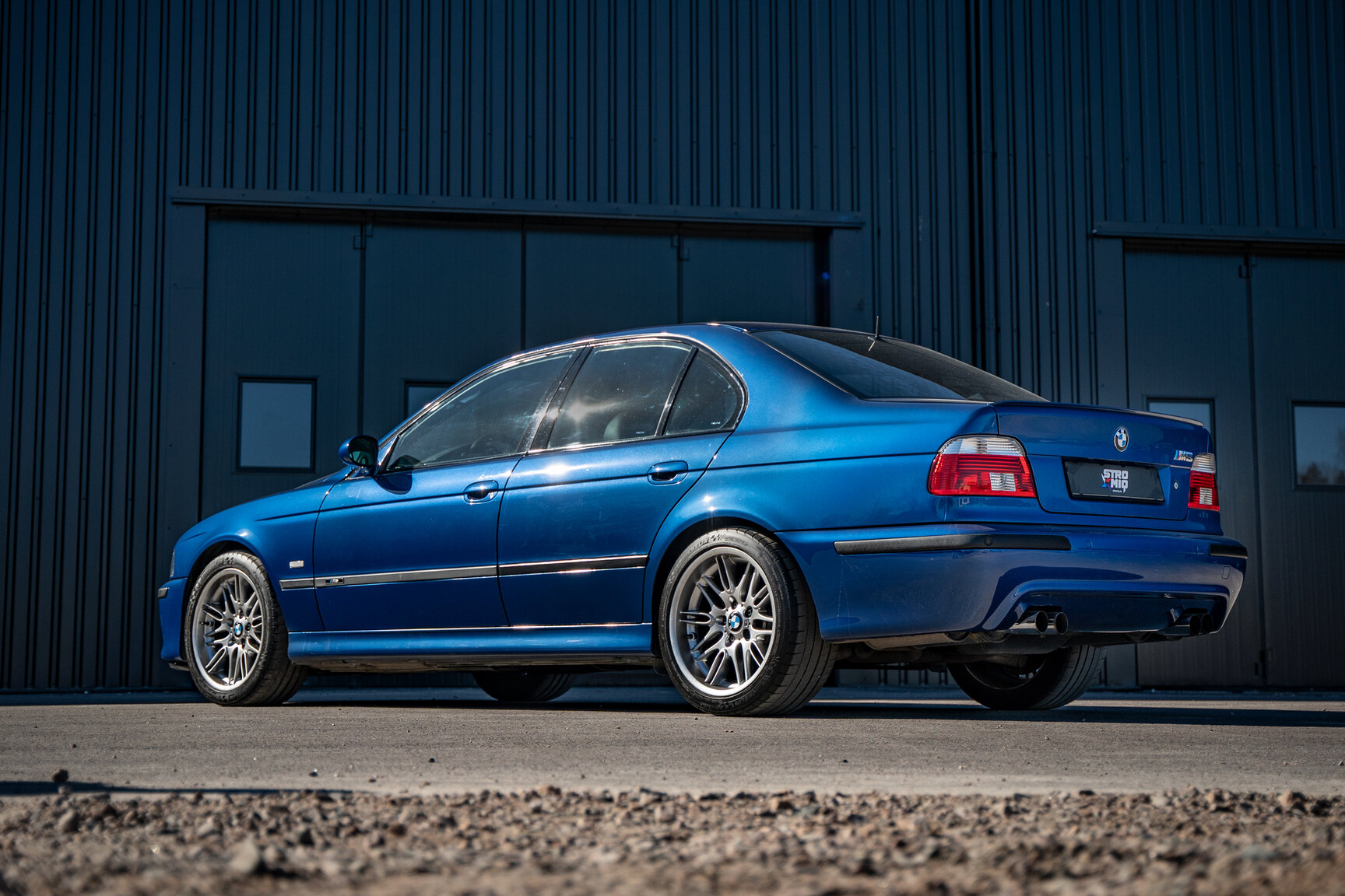 Exteriörbild på 2003 BMW M5