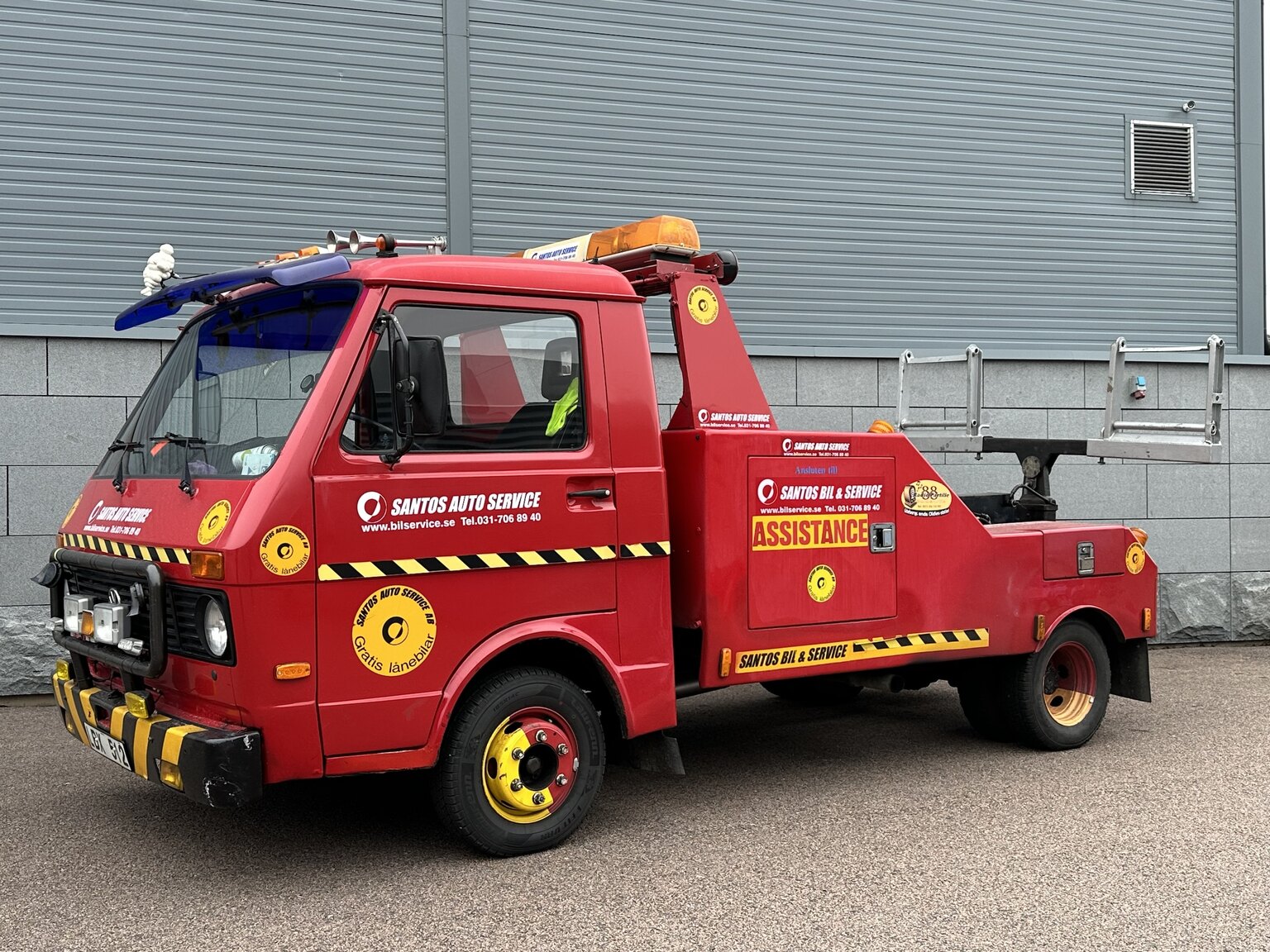 Exteriörbild på 1983 Volkswagen LT46 bärgare (1)