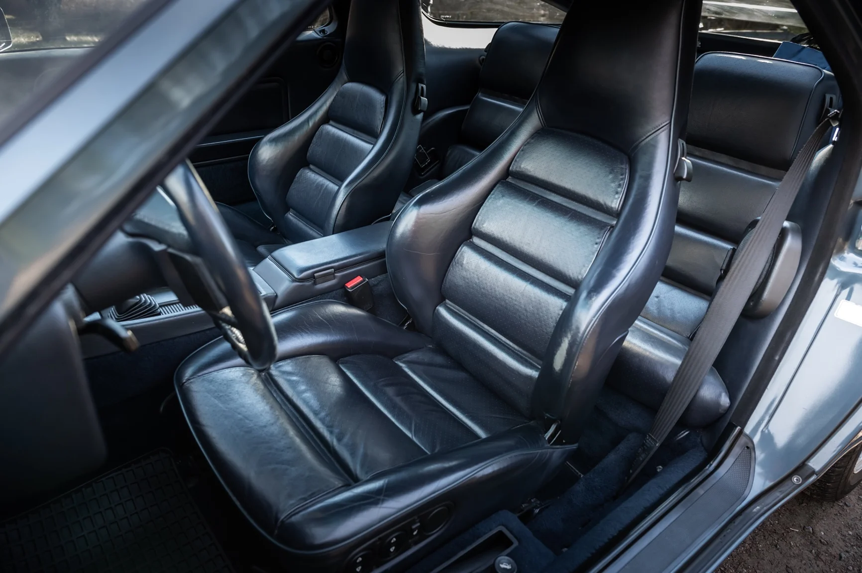 Innenraumfoto von 1988 Porsche 928 S4 (14)