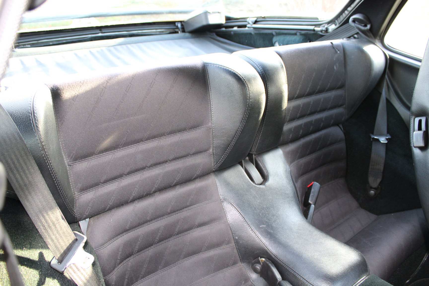 Interior image of 1991 PORSCHE 944 S2