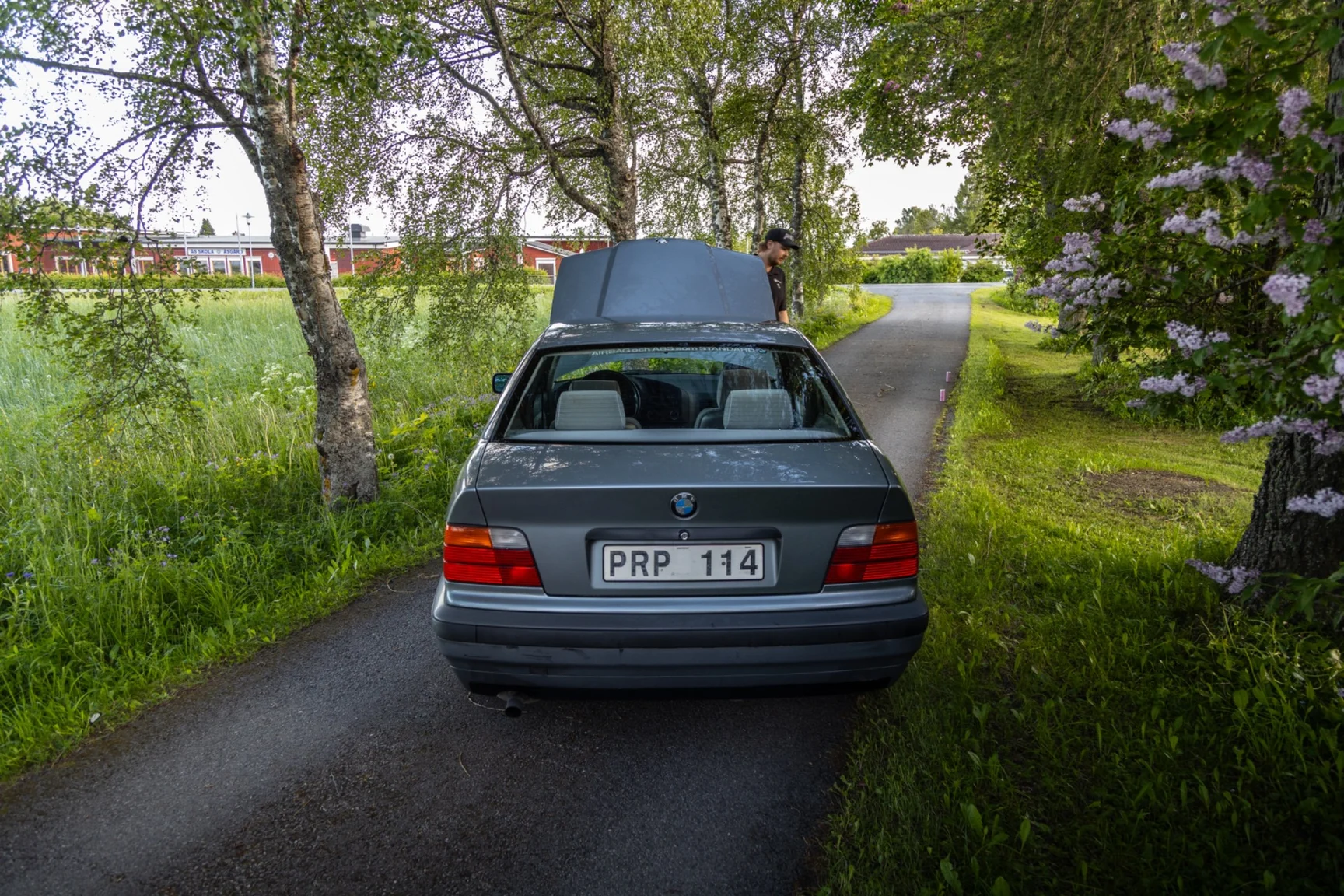 Exterior image of 1994 BMW 318i - NO RESERVE (7)