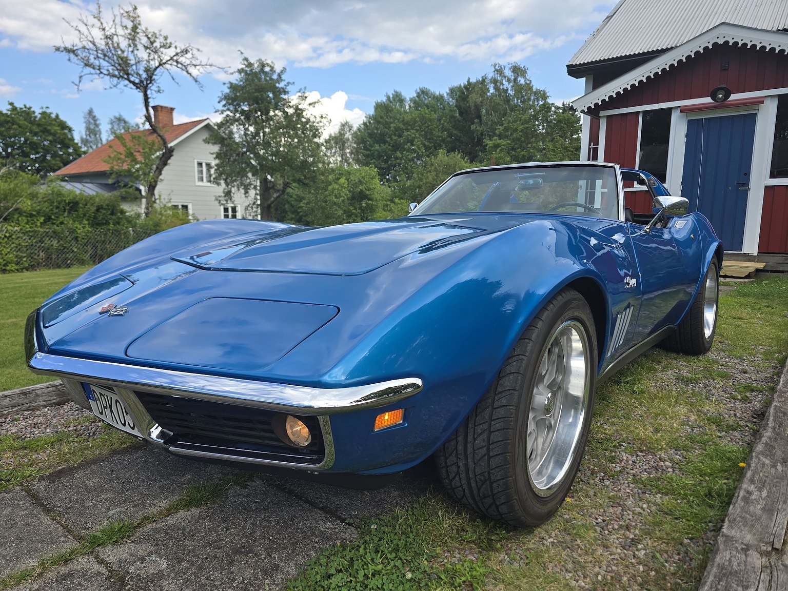 Exterior image of 1969 Chevrolet Corvette Stingray 6.0 V8