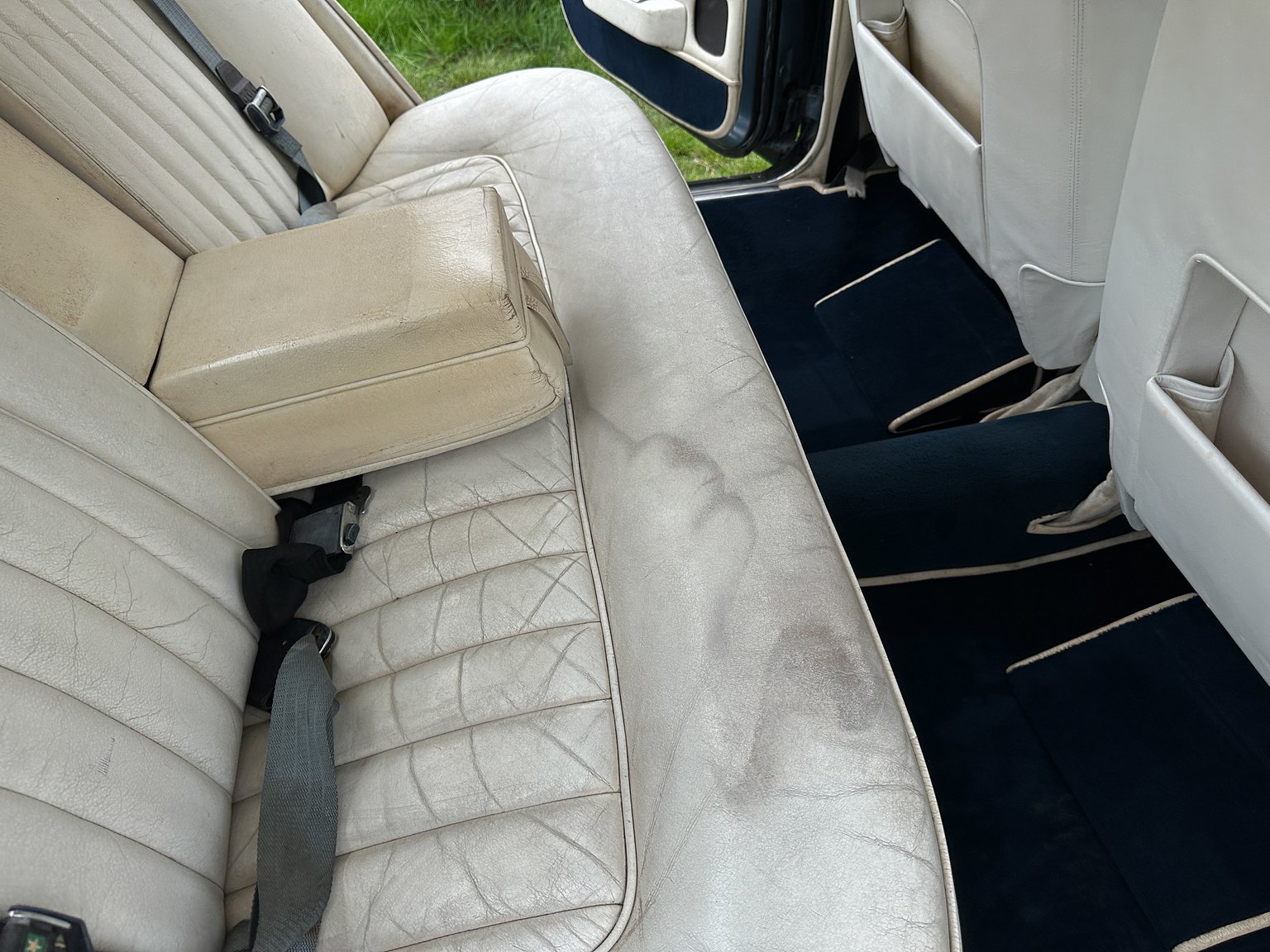 Interior image of 1972 Rolls-Royce Silver Shadow