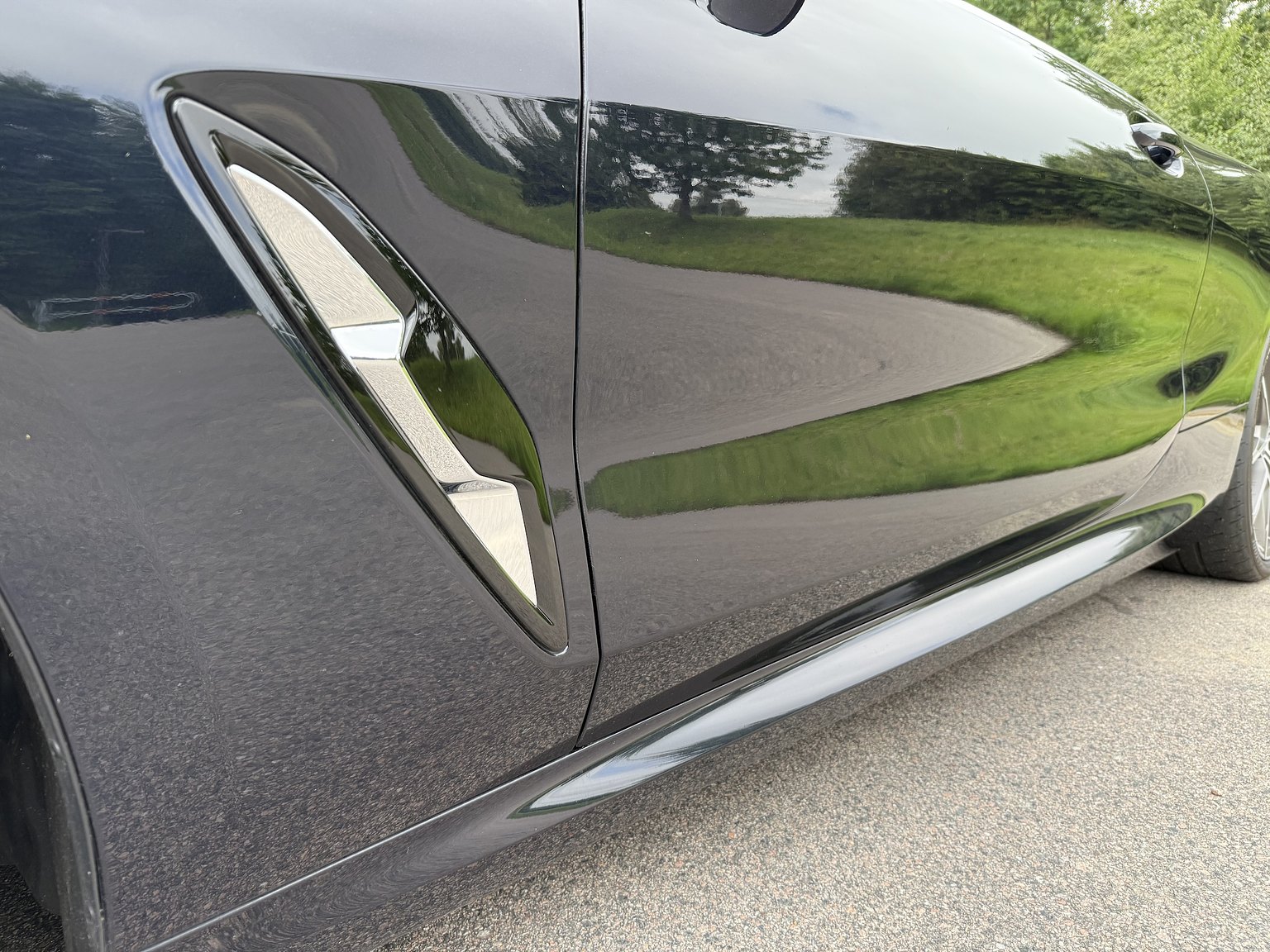 Exterior image of 2019 BMW M850i xDrive Convertible Steptronic