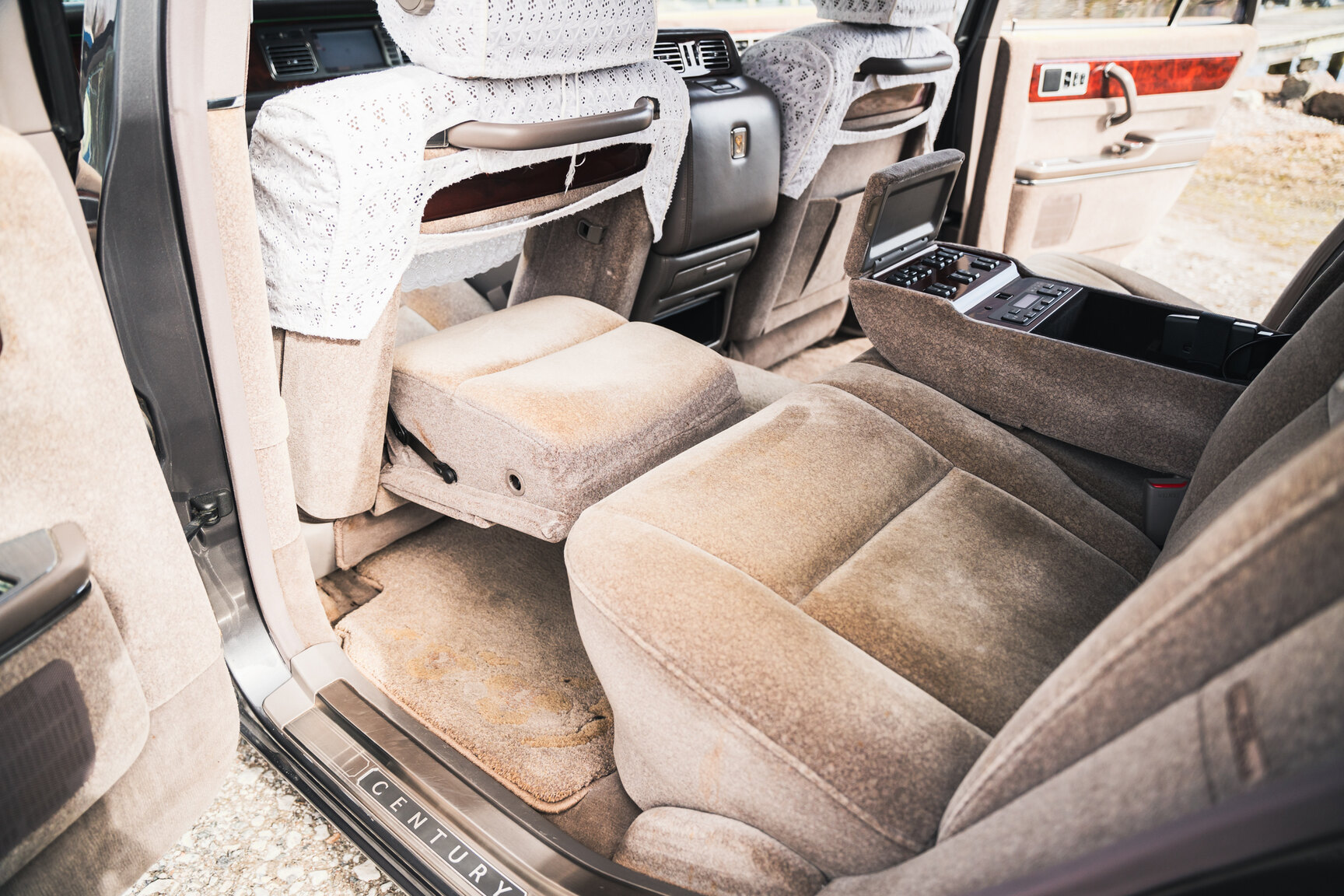 Innenraumfoto von 2000 Toyota Century