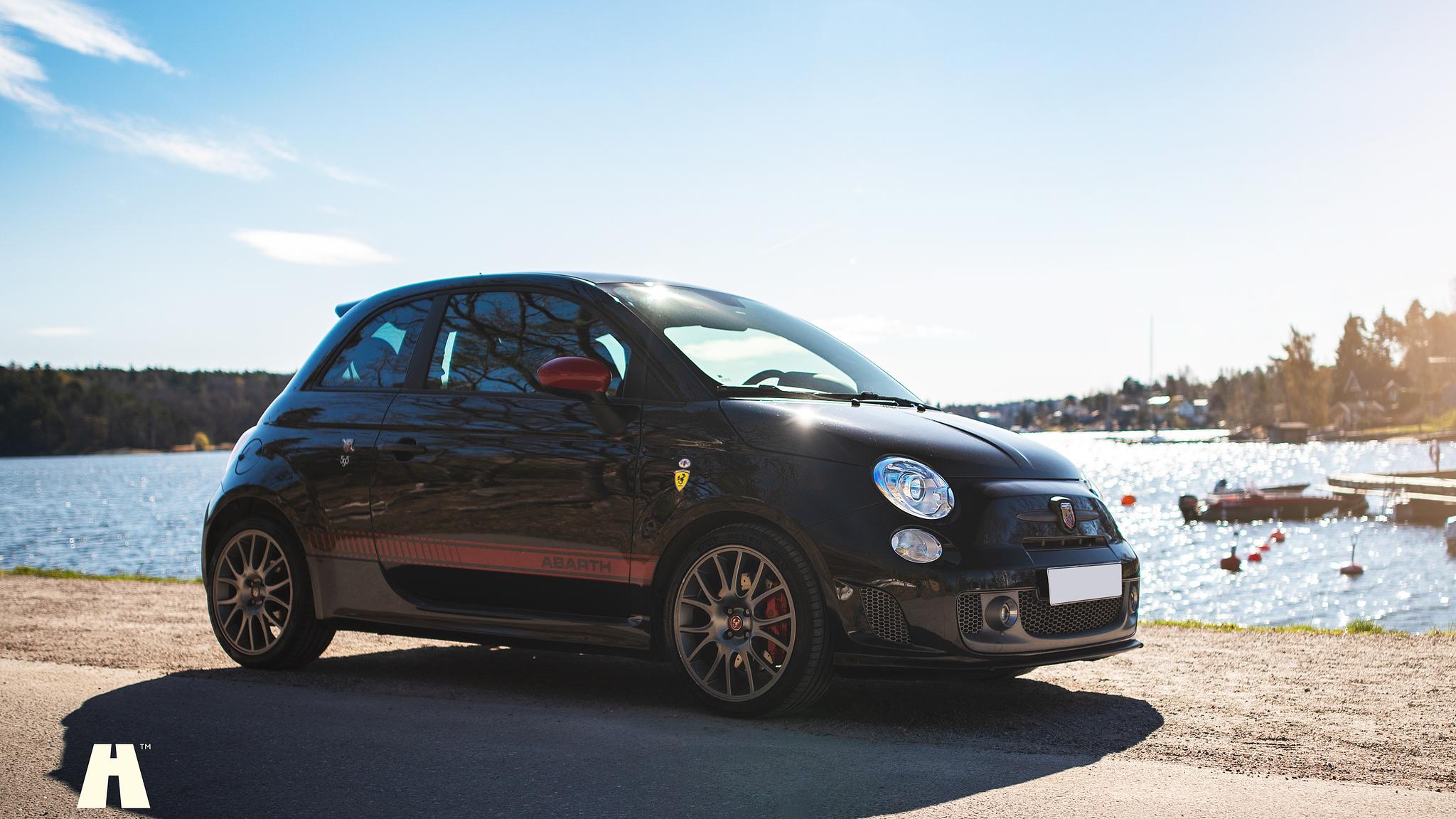 Exteriörbild på 2016 Abarth 595 Competizione (8)