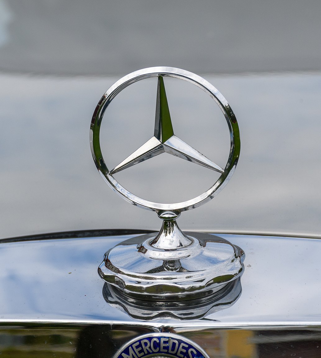Exterior image of 1969 Mercedes-Benz 300 SEL