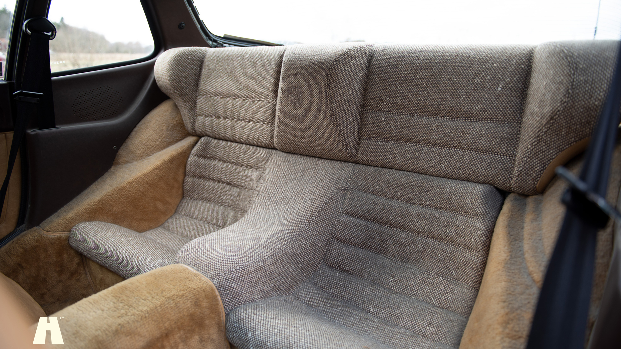 Interior image of 1981 Porsche 924 (9)