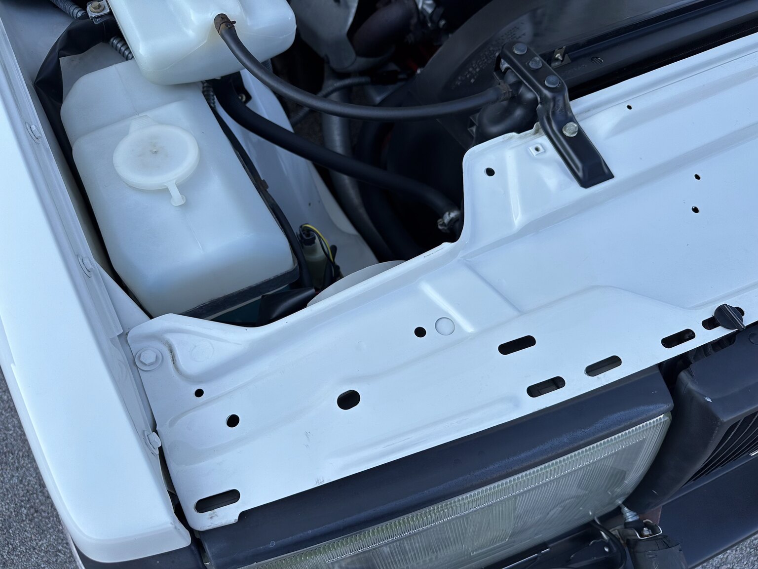 Image of 1991 Volvo 240 GLT mechanics