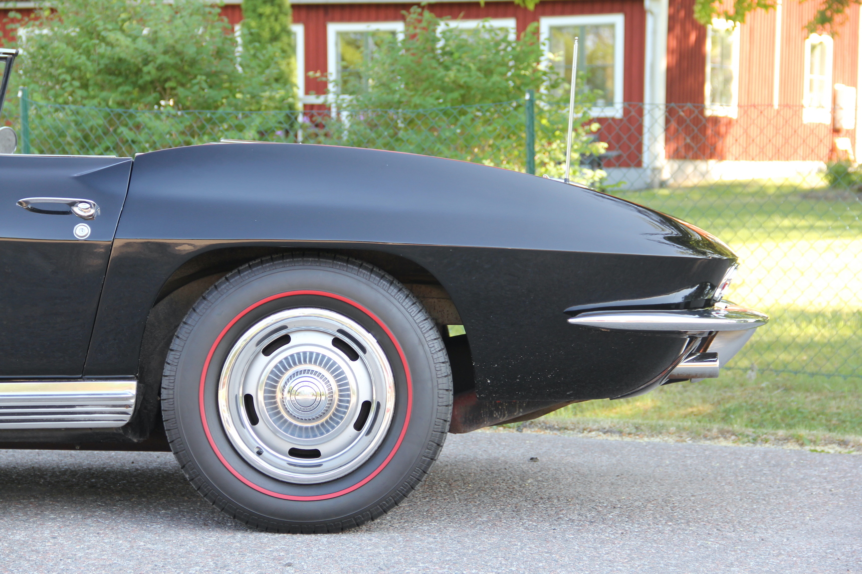 Exteriörbild på 1964 Corvette C2 Stingray Cabriolet (29)