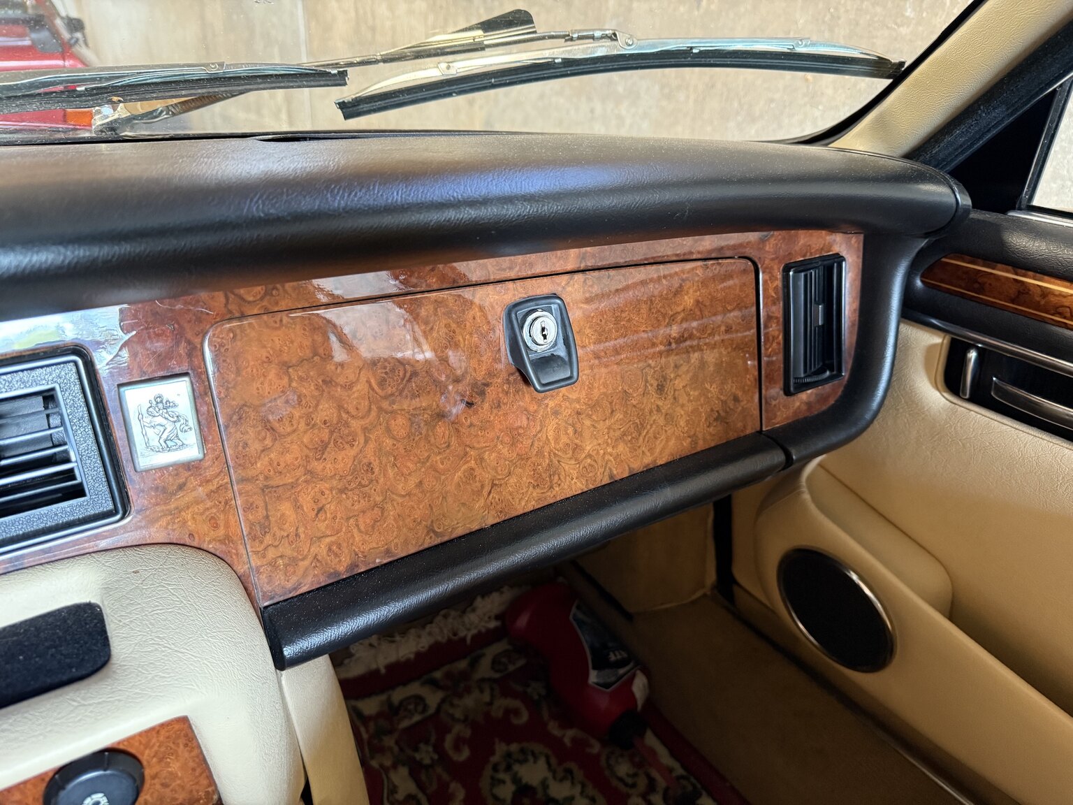 Interior image of 1990 Jaguar Daimler Double six