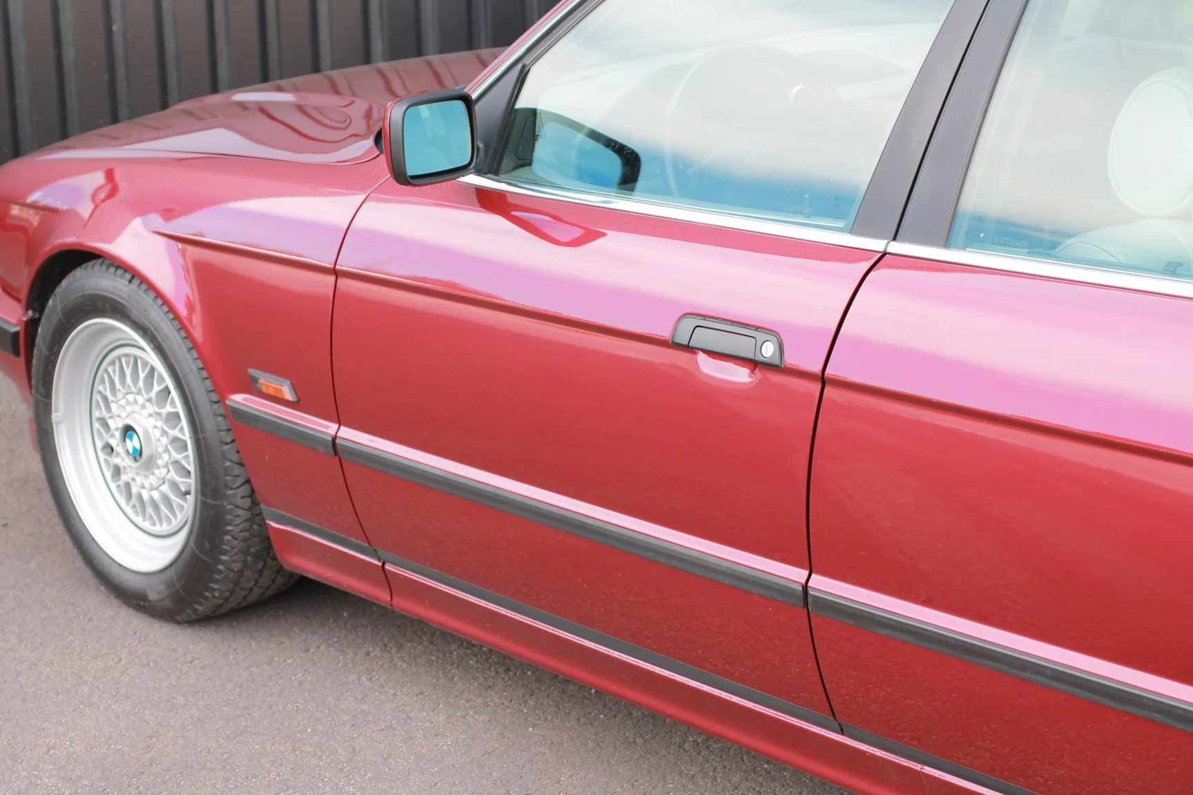 Exteriörbild på 1993 BMW 540i Sedan (133)