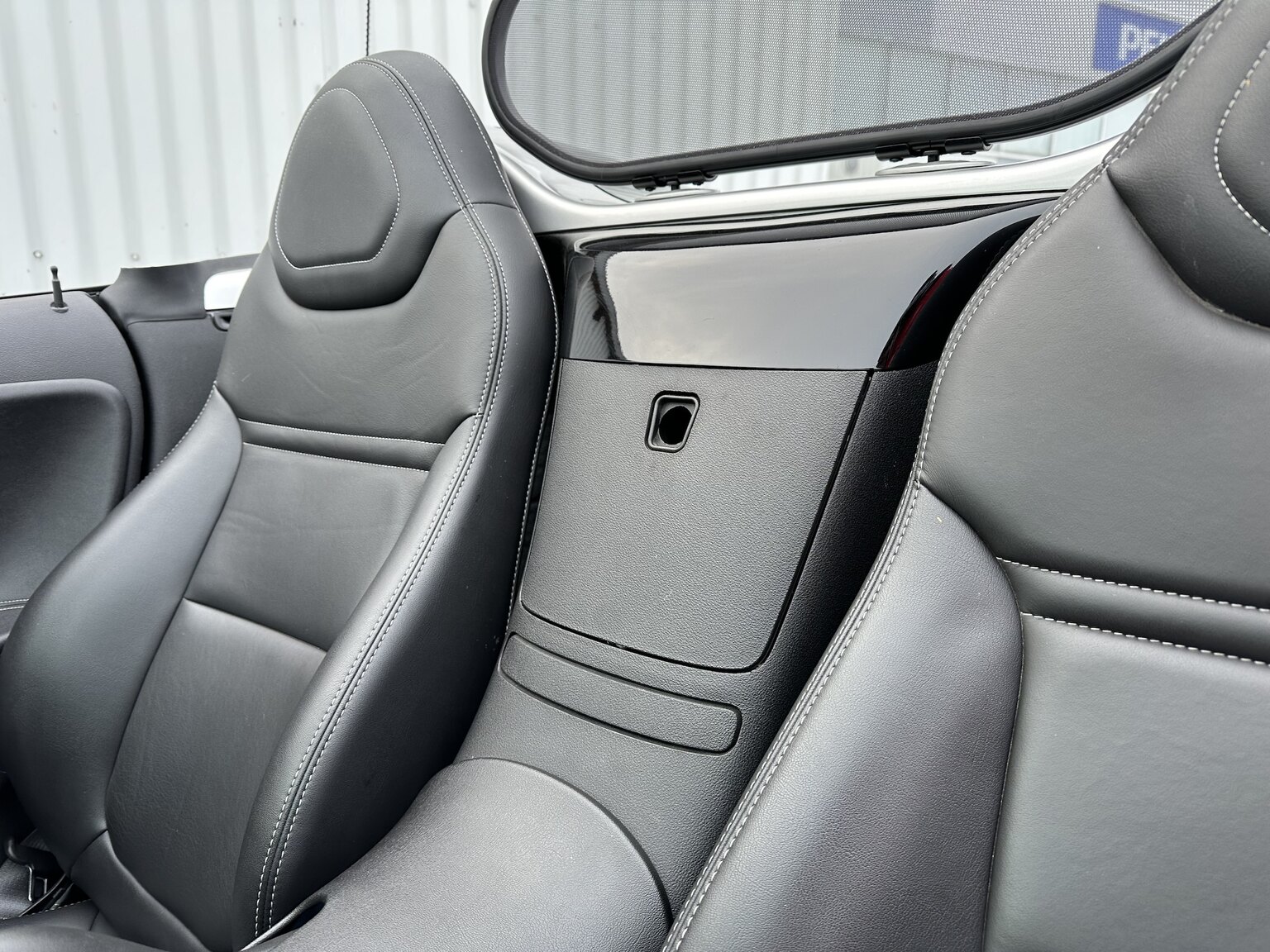 Innenraumfoto von 2007 Opel Roadster GT