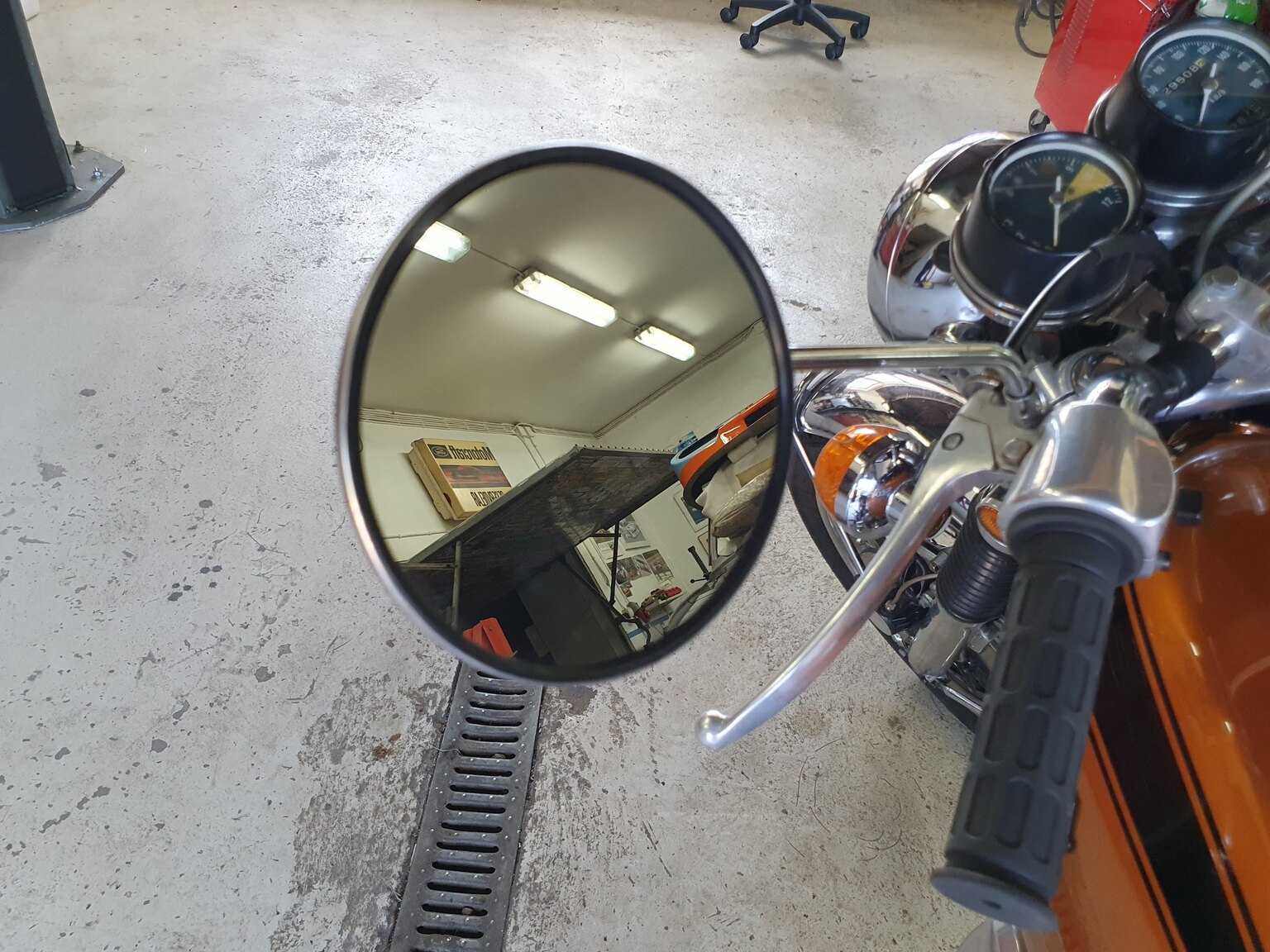 Exterior image of 1971 Honda CB 450 DOHC K3