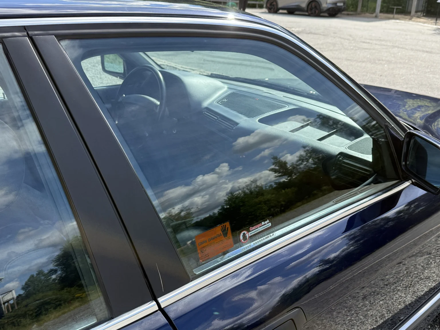Exterior image of 1990 BMW 750i (51)