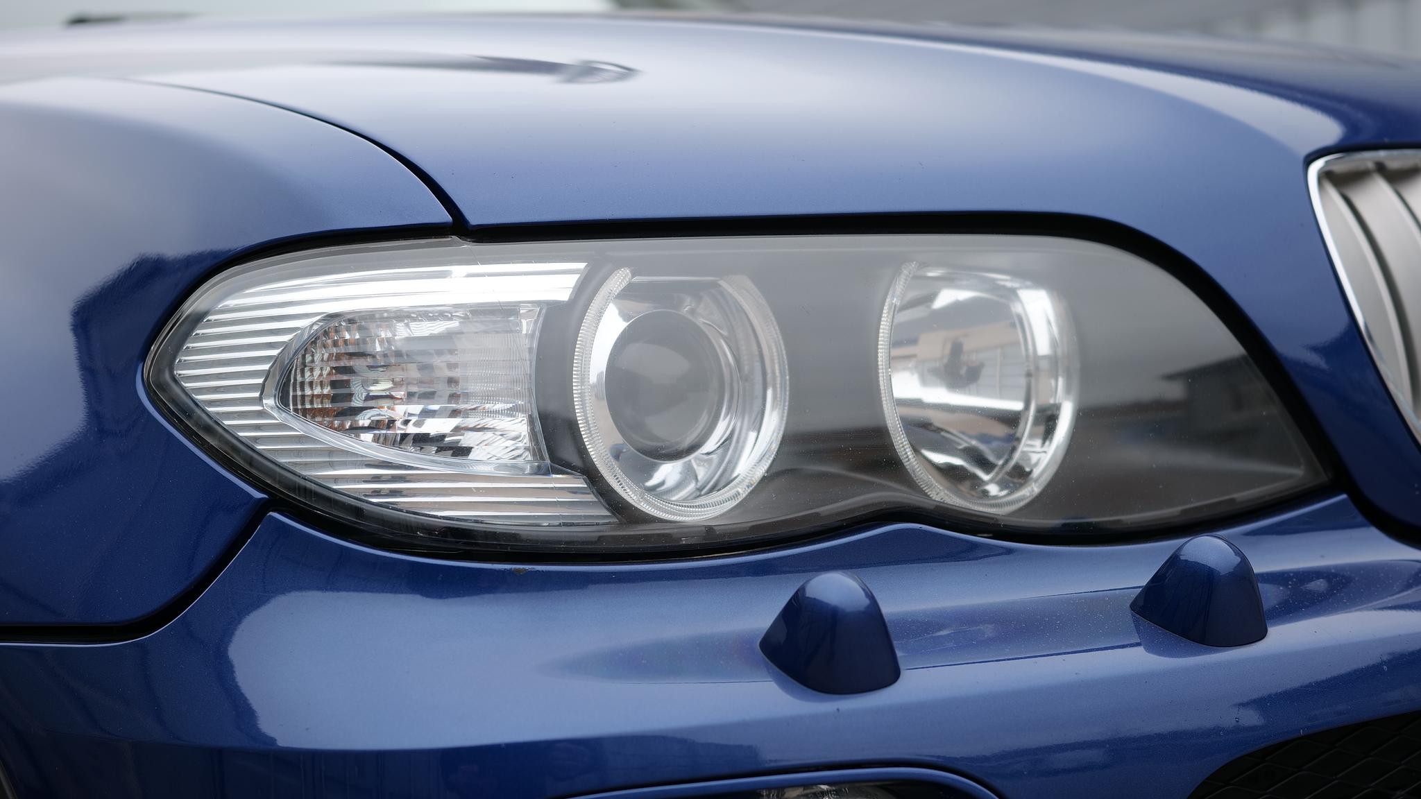 Exteriörbild på 2005 BMW X5 4,8IS (19)