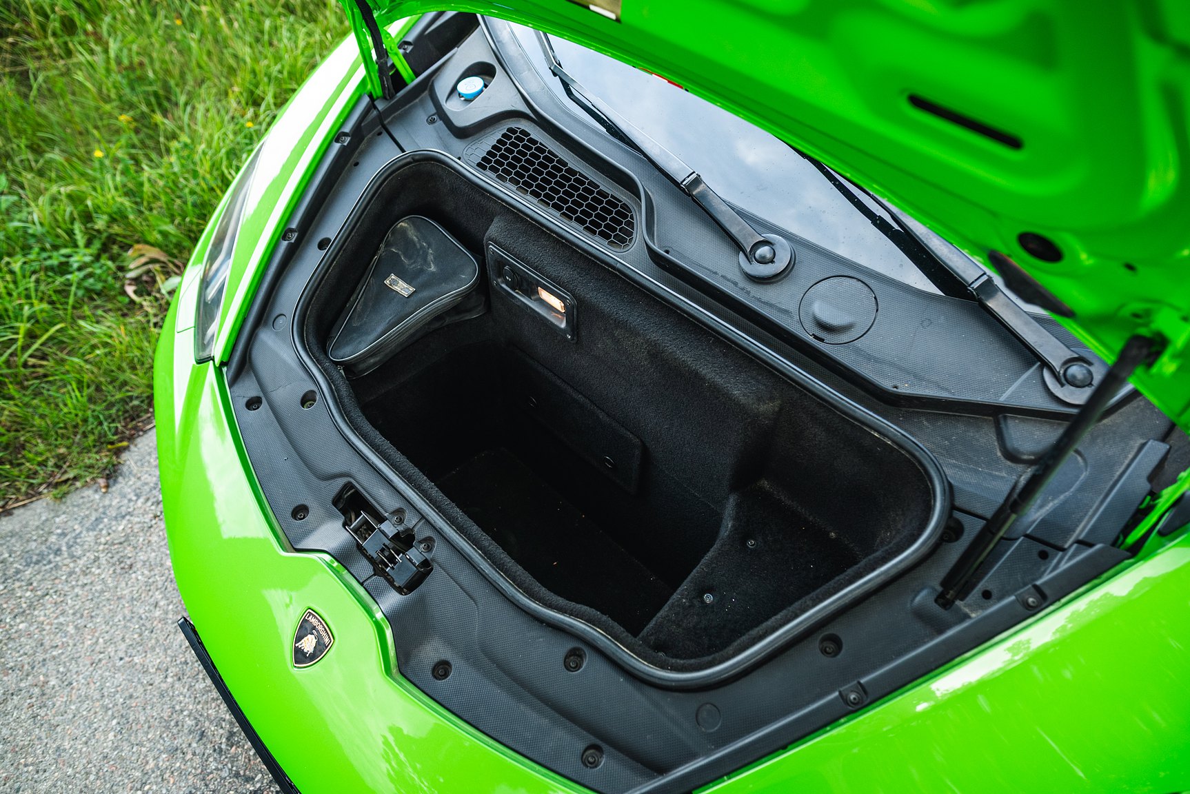 Innenraumfoto von 2016 Lamborghini Huracan LP-610-4