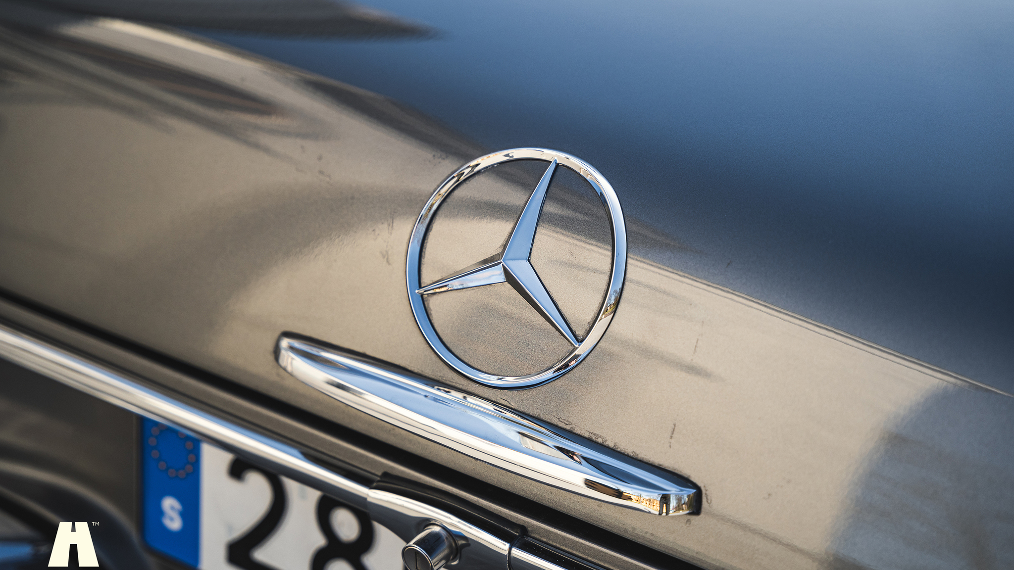 Exterior image of 1970 Mercedes 280 SL Pagoda (79)