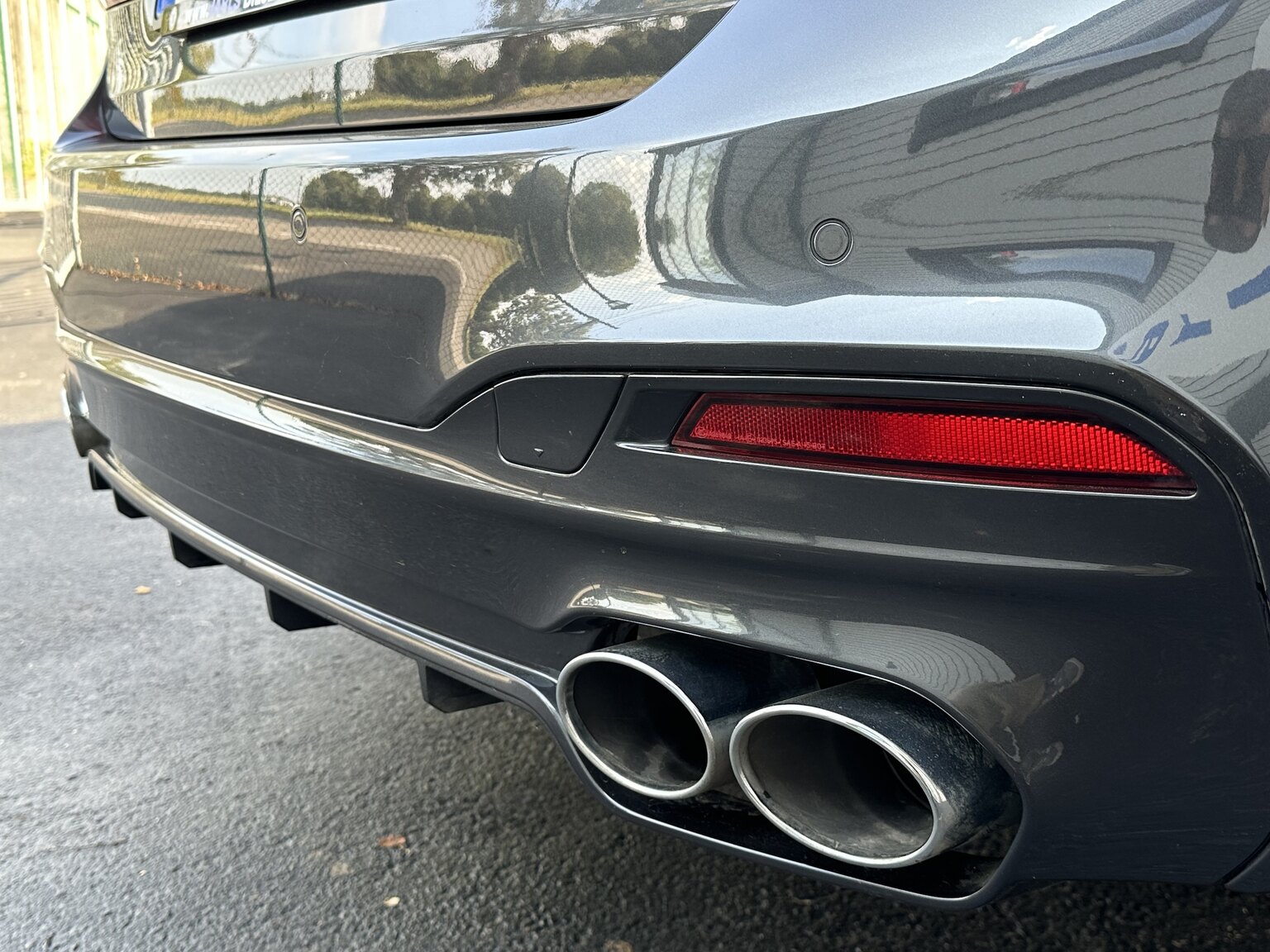 Exterior image of 2019 ALPINA B5 S Bi-Turbo Sedan ALLRAD