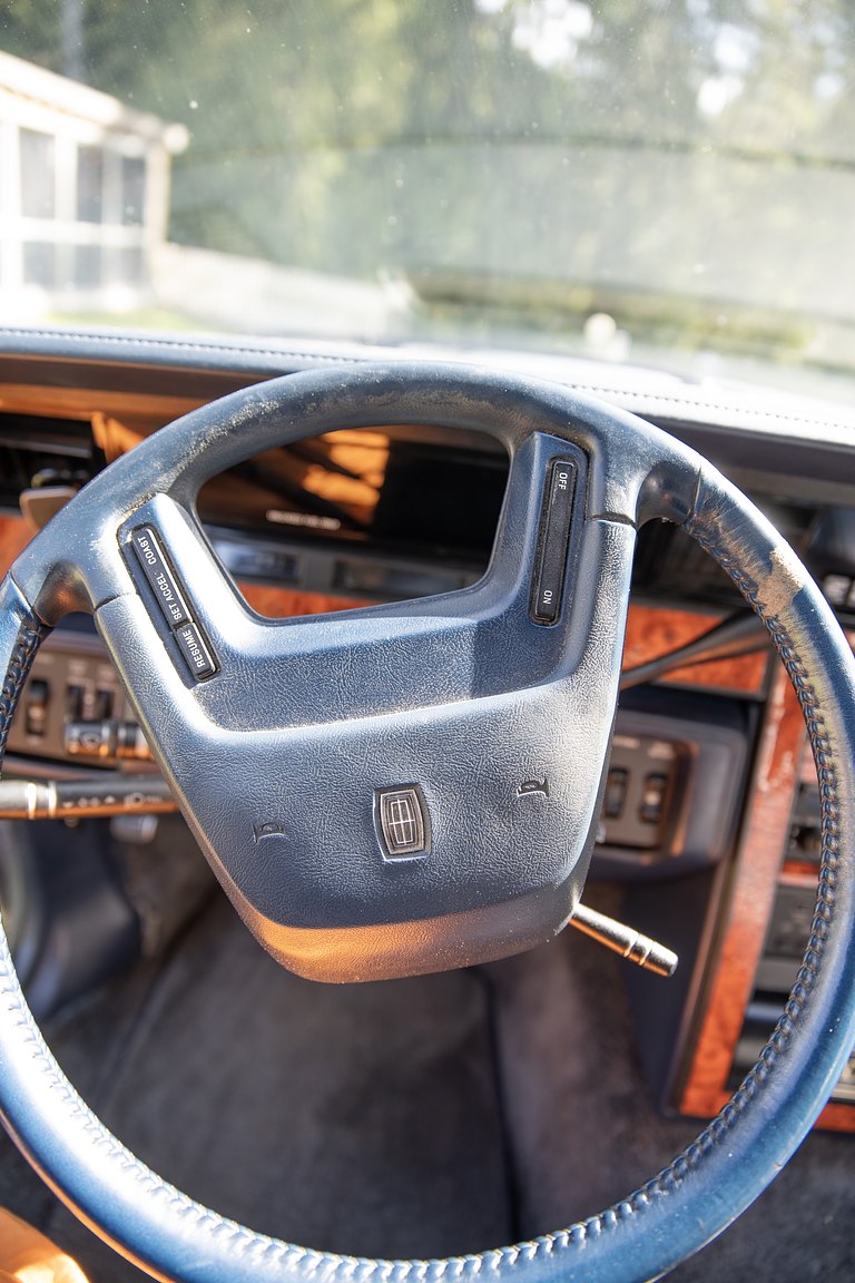 Interiörbild 1985 Lincoln Continental 5.0 V8 EFI