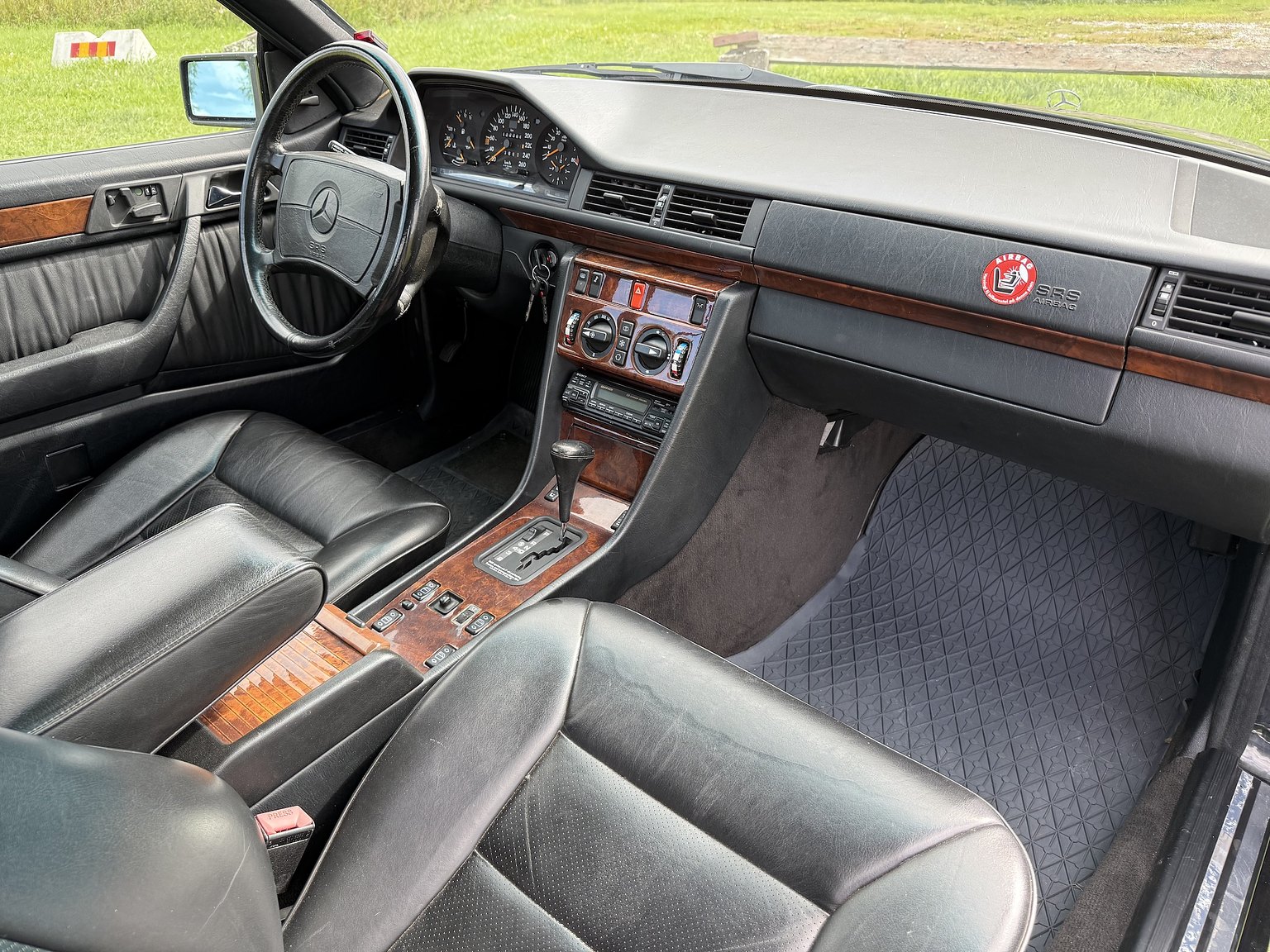 Interior image of 1990 Mercedes-Benz 300CE-24