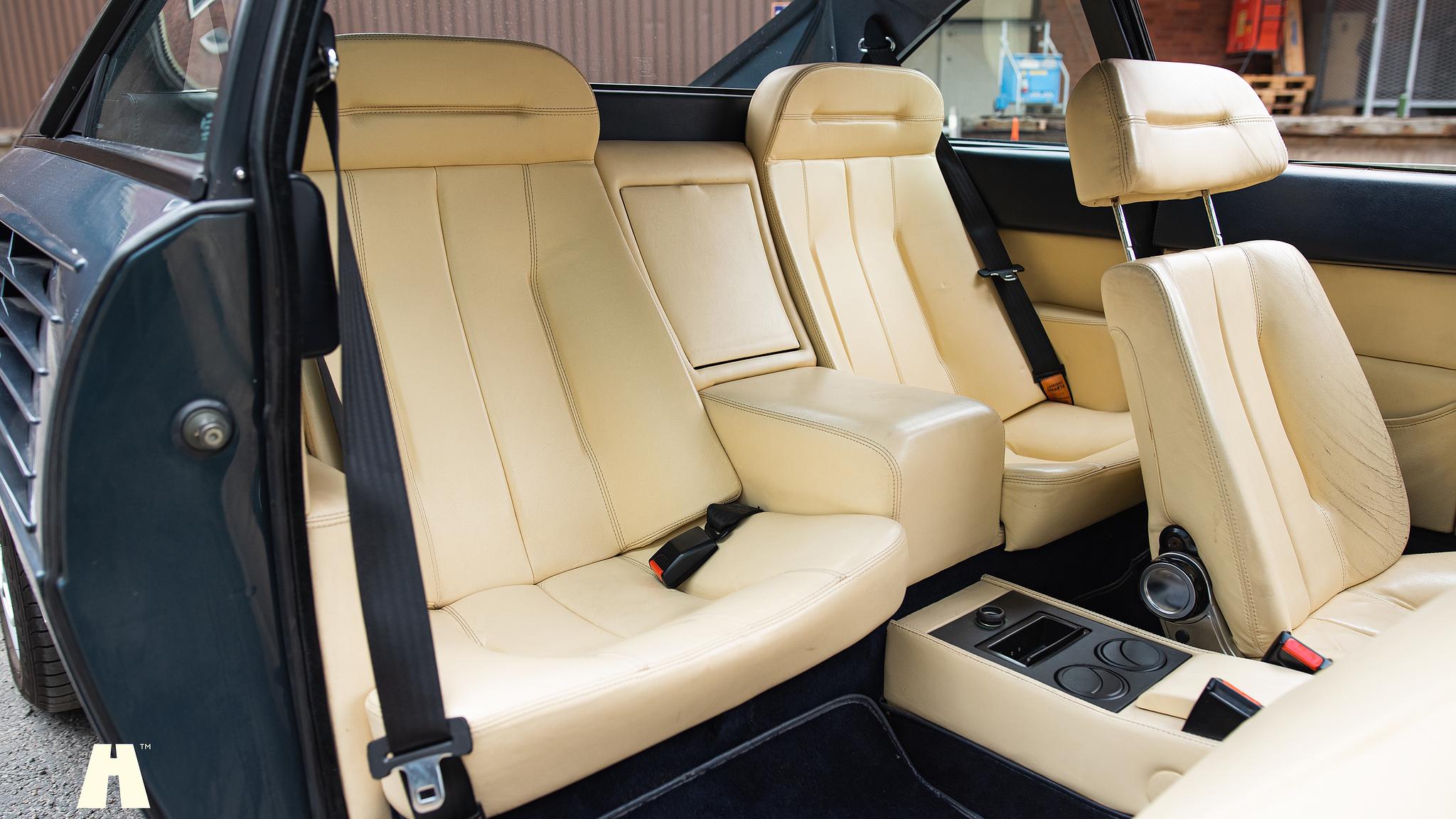 Interior image of 1985 Ferrari Mondial Quattrovalvole Design by Pininfarina (38)