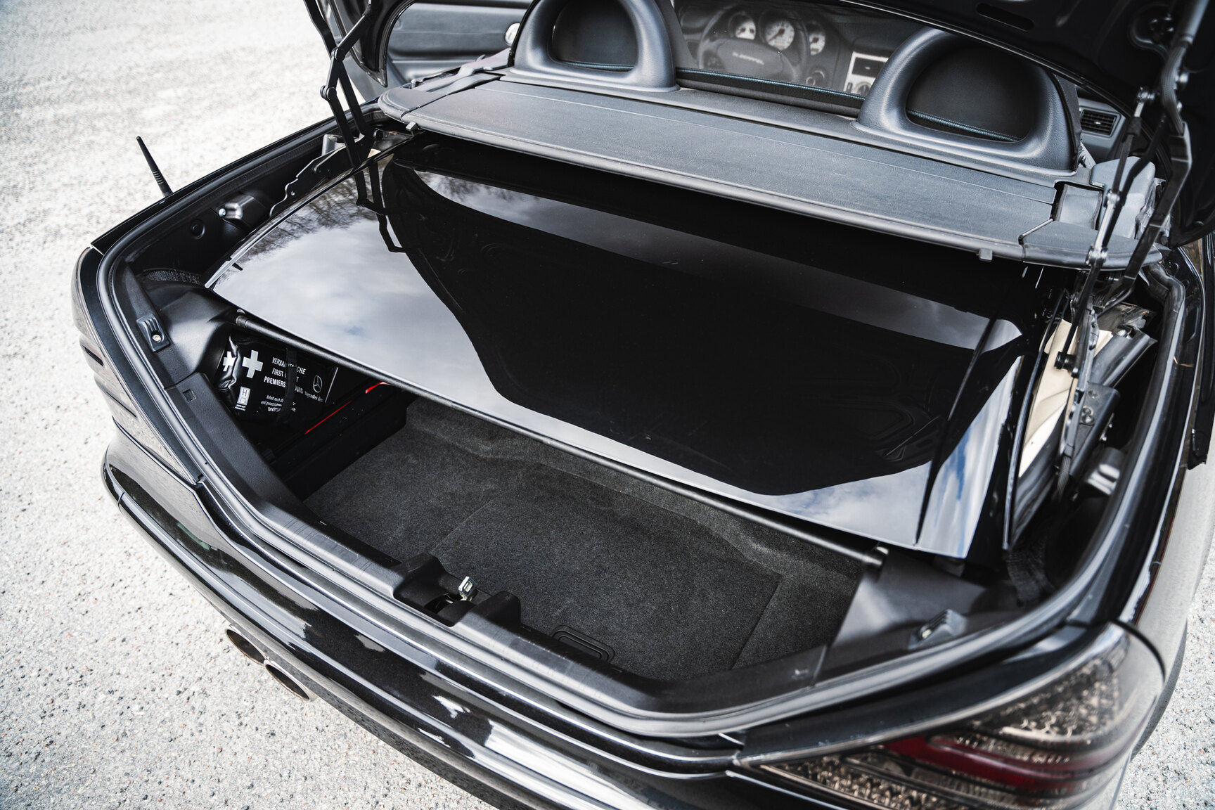 Interior image of 2001 Mercedes-Benz SLK 32 AMG
