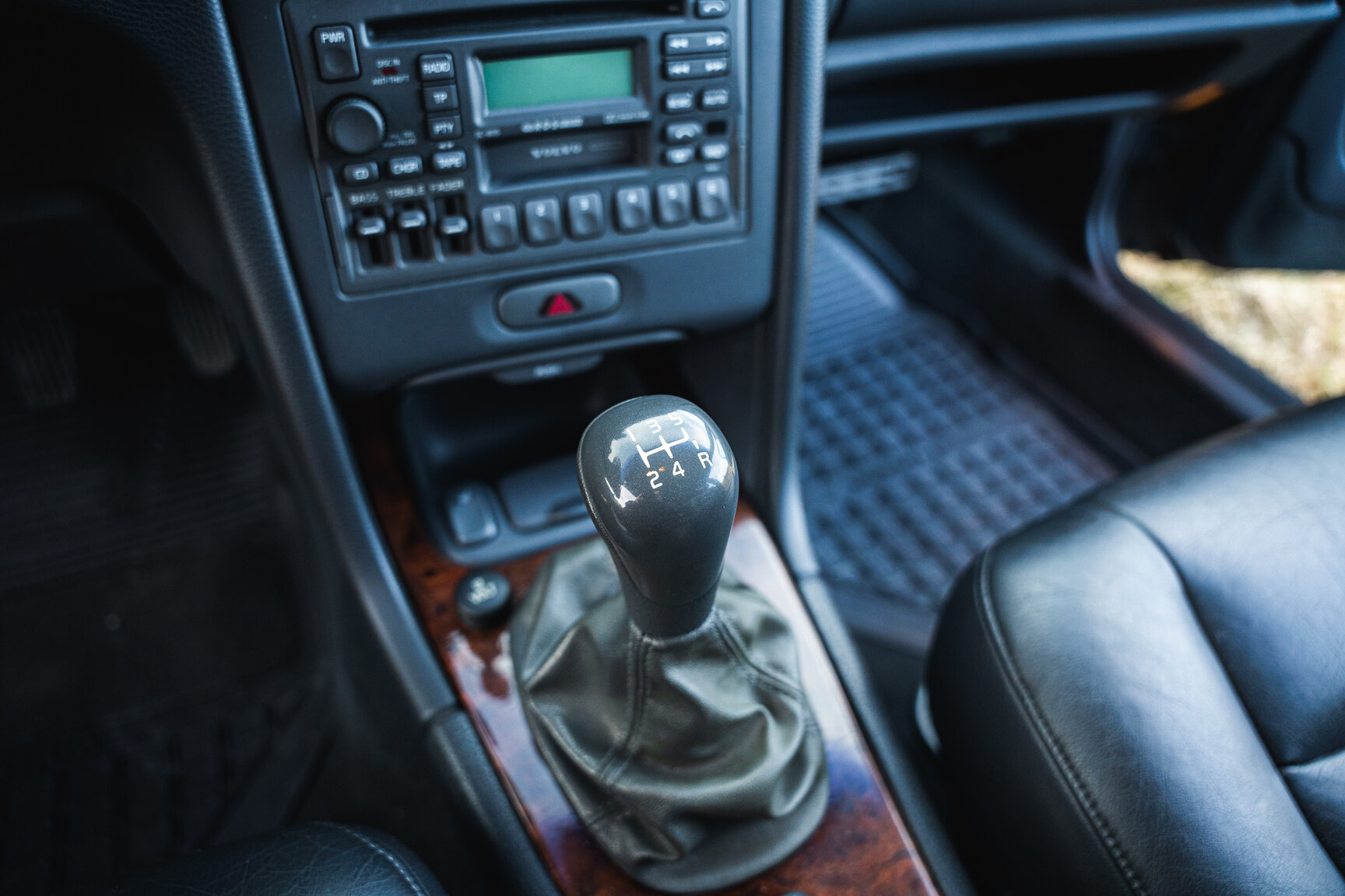 Interior image of 2000 Volvo V70 XC