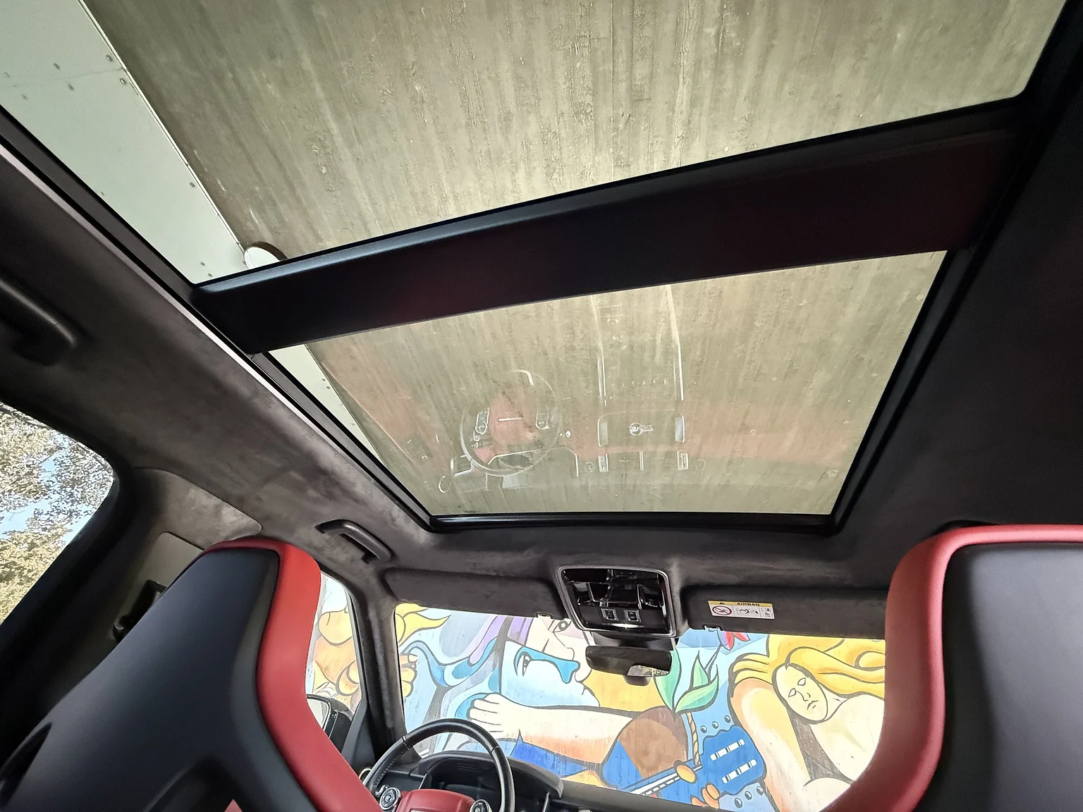 Interior image of 2017 Range Rover Sport SVR (69)
