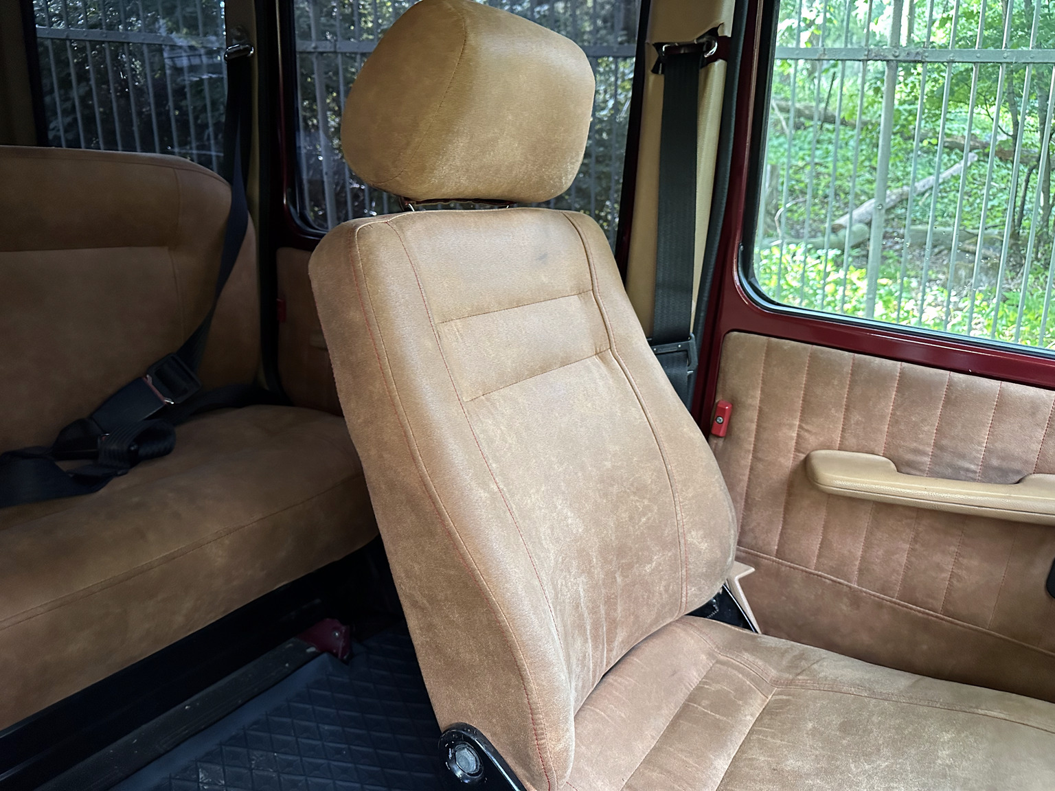 Innenraumfoto von 1986 Mercedes 280 GE