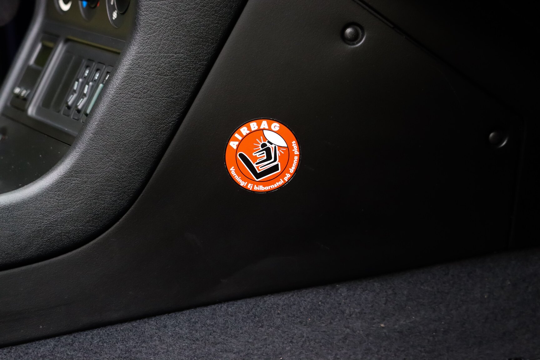 Interior image of 1999 BMW Z3 1.9i