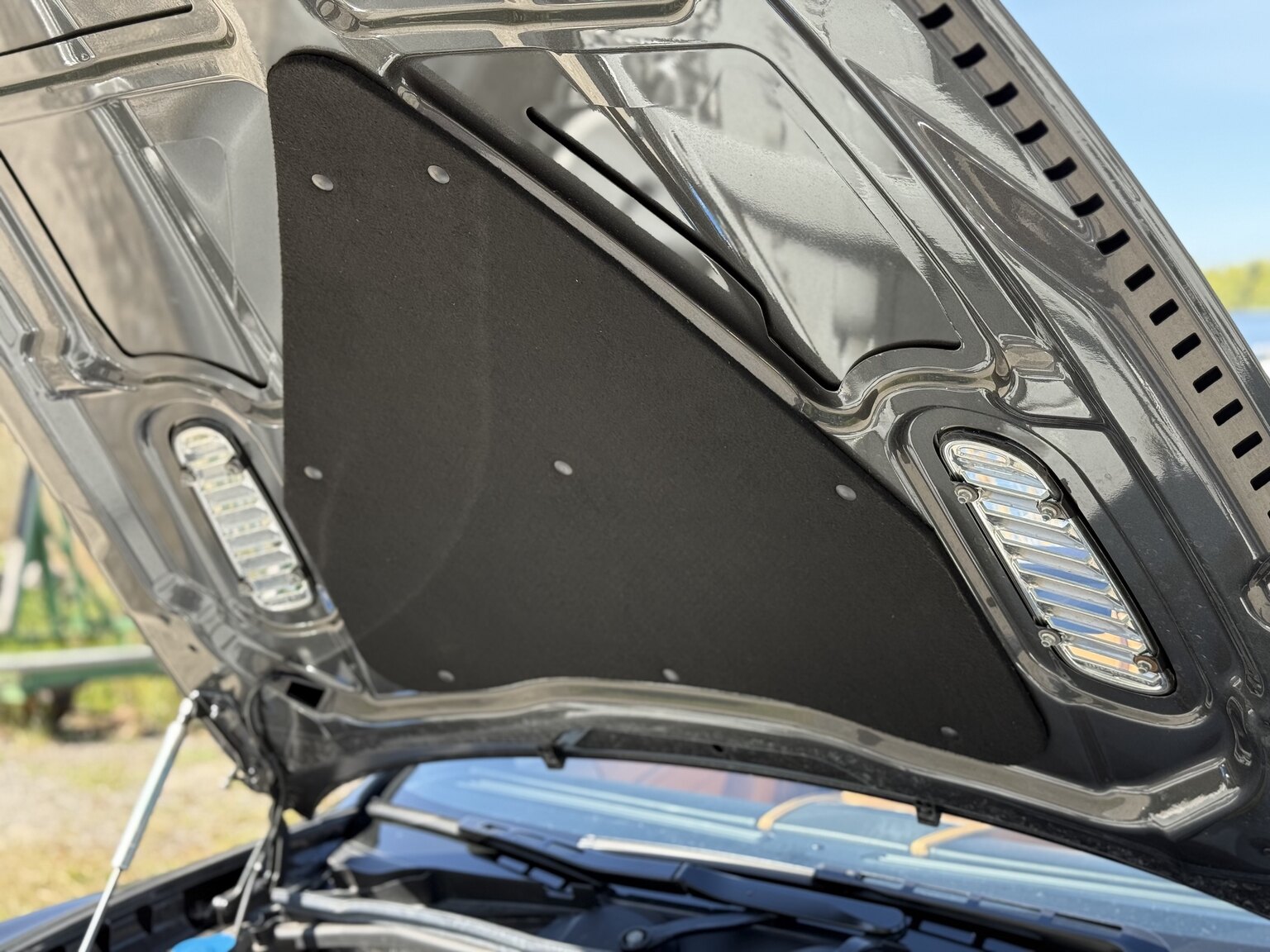 Image of 2015 Aston Martin DB9 Volante mechanics