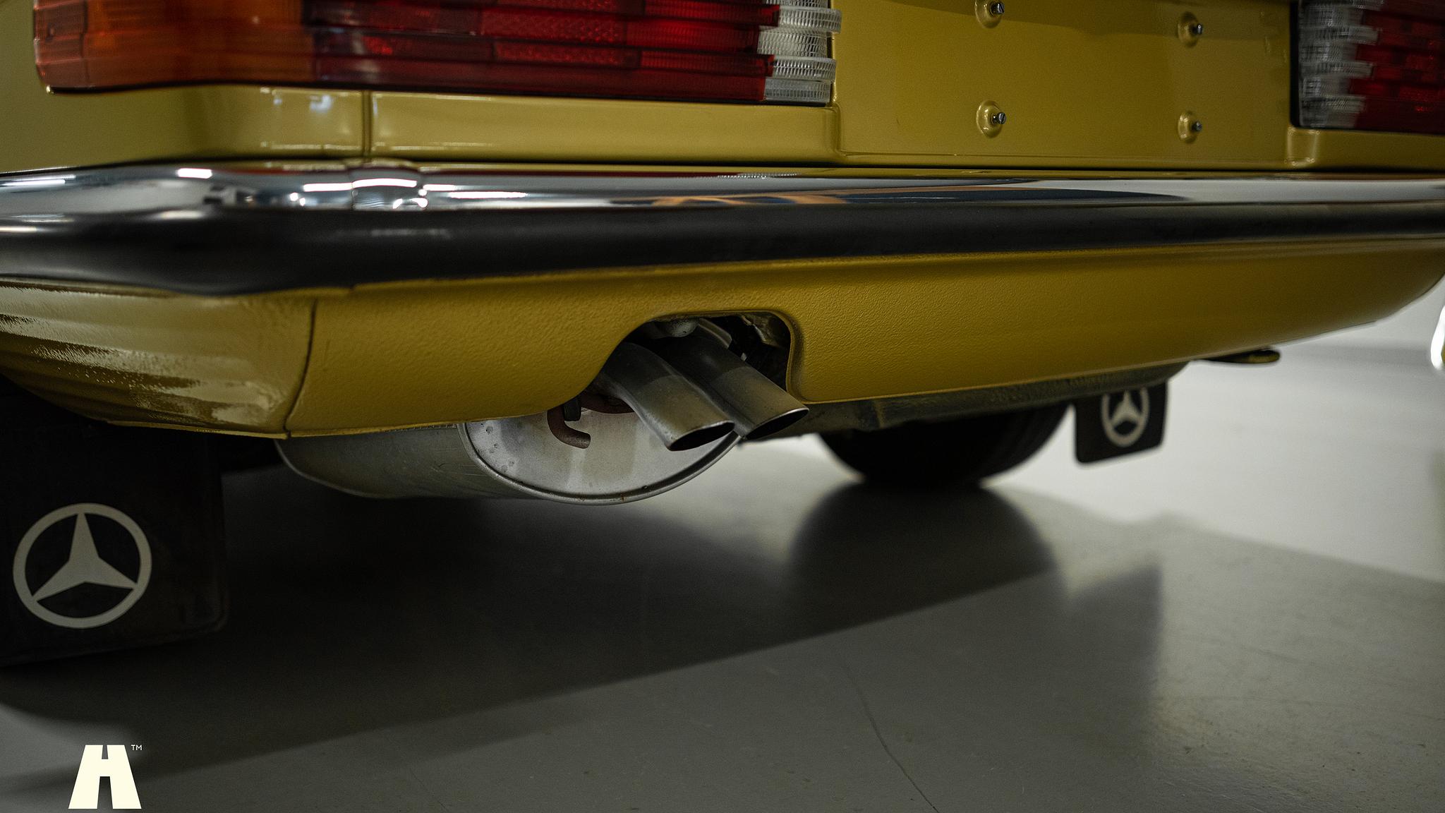 Aussenfoto 1975 Mercedes SL 350