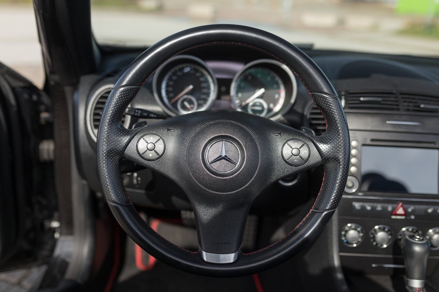 Interiörbild 2010 Mercedes-Benz SLK 200 Kompressor (19)