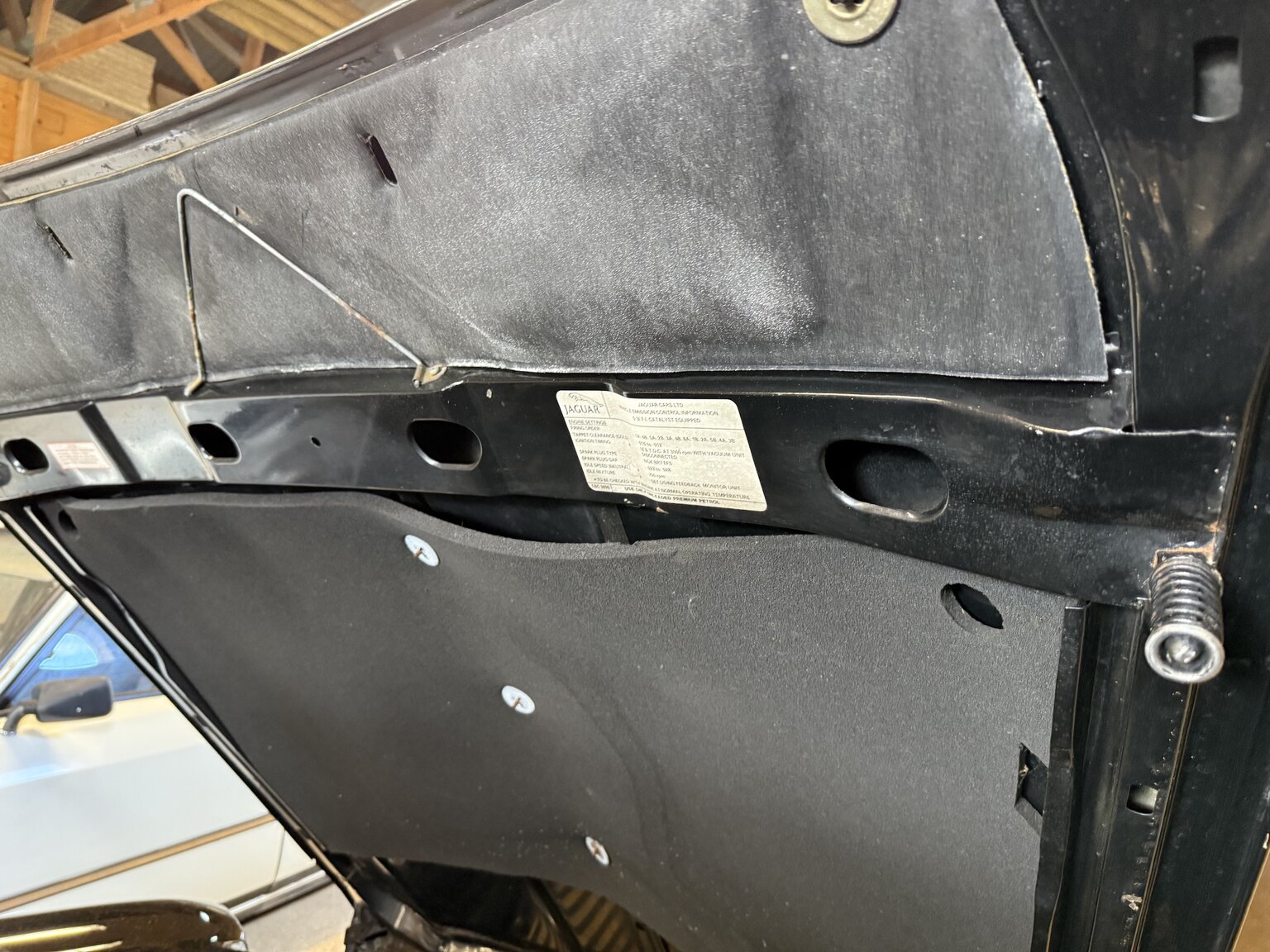 Image of 1990 Jaguar Daimler Double six mechanics