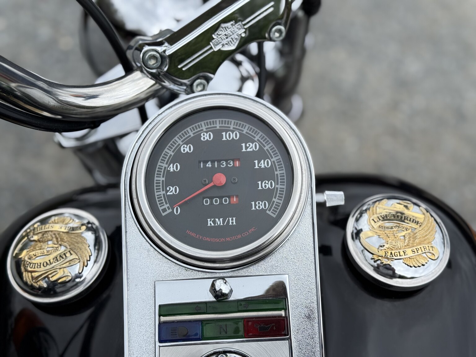 Exterior image of 1992 Harley-Davidson FXSTC