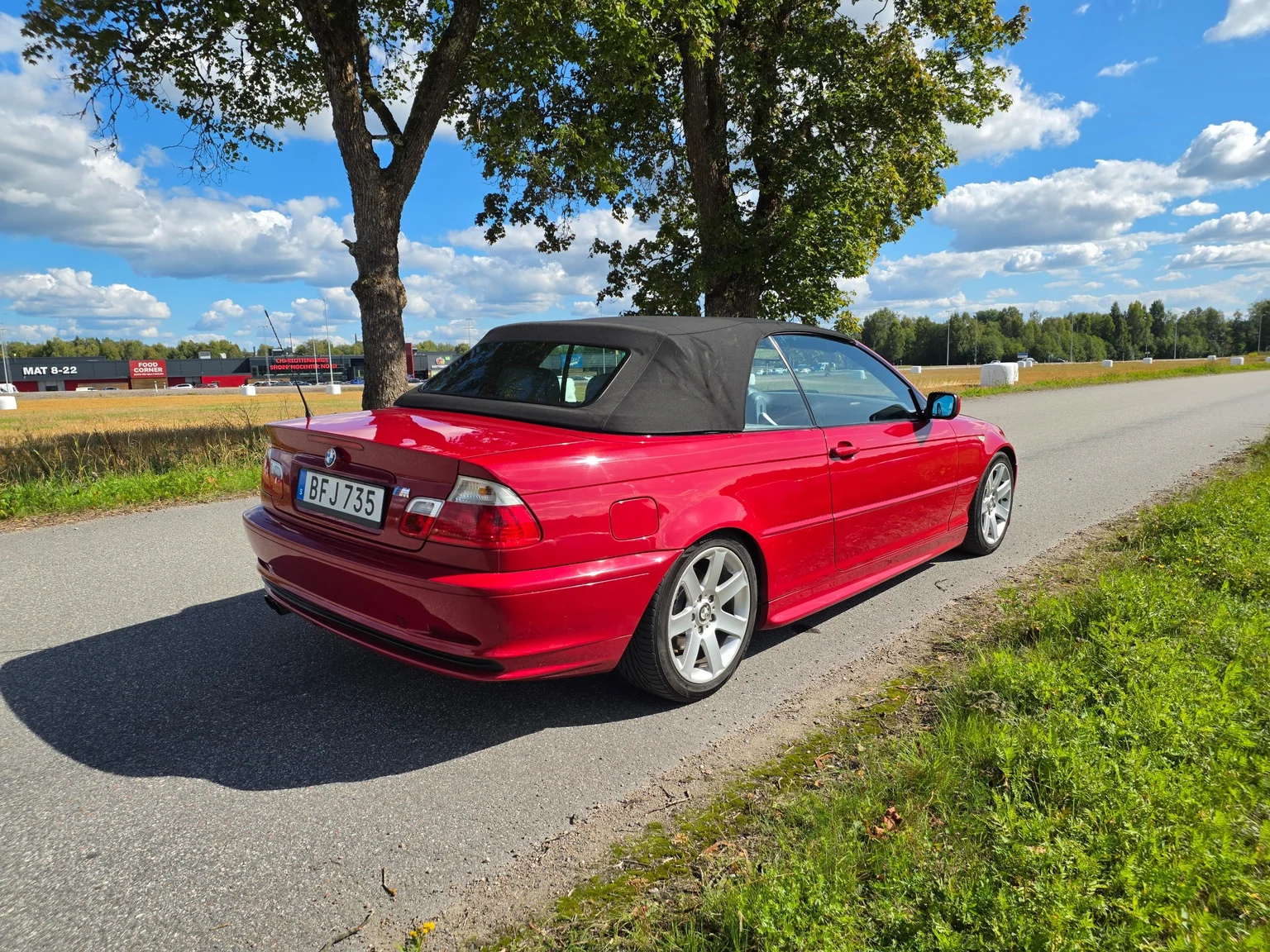 Exteriörbild på 2002 BMW 330Ci Convertible (14)