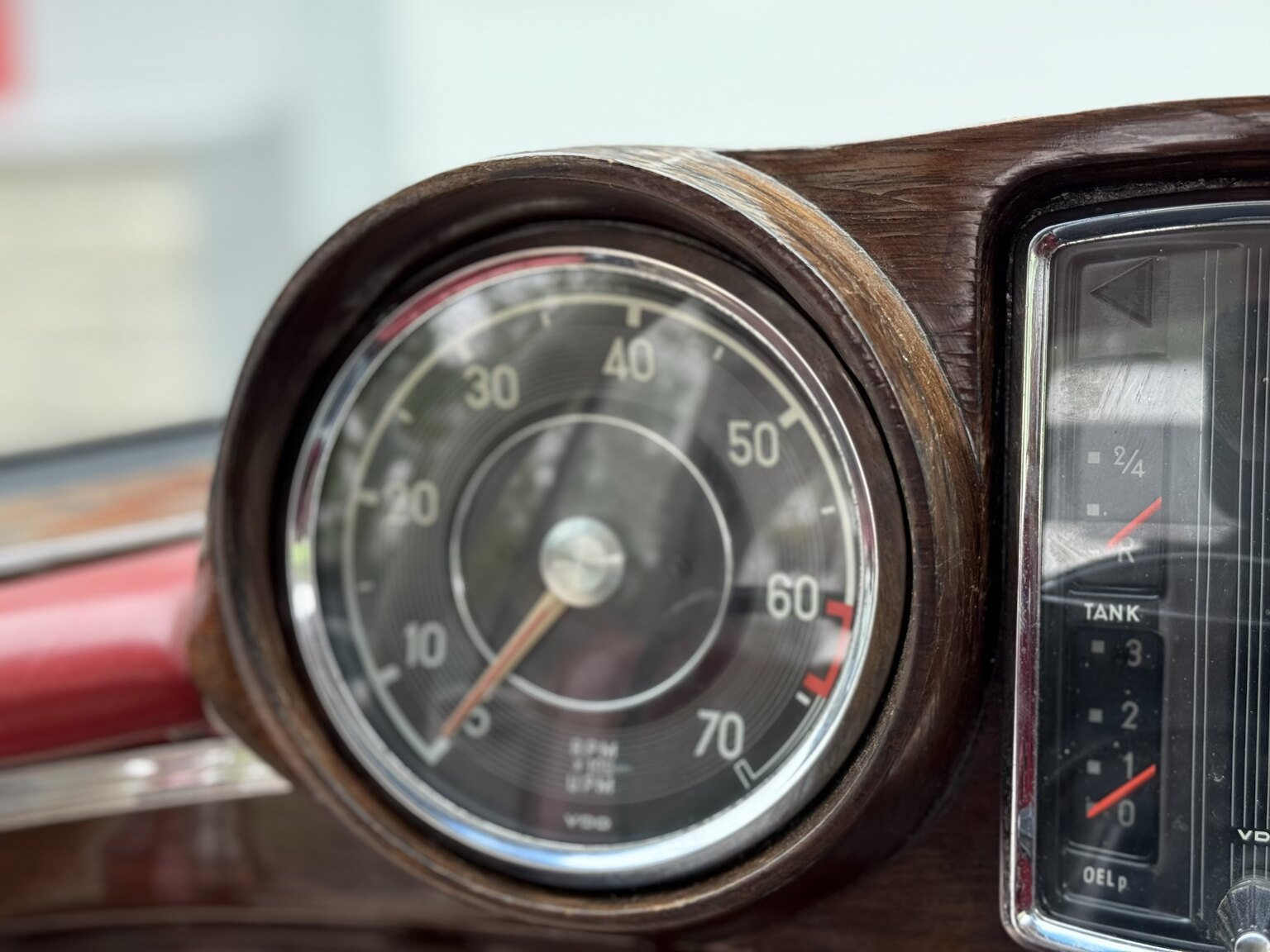 Interior image of 1963 Mercedes-Benz 220 SE