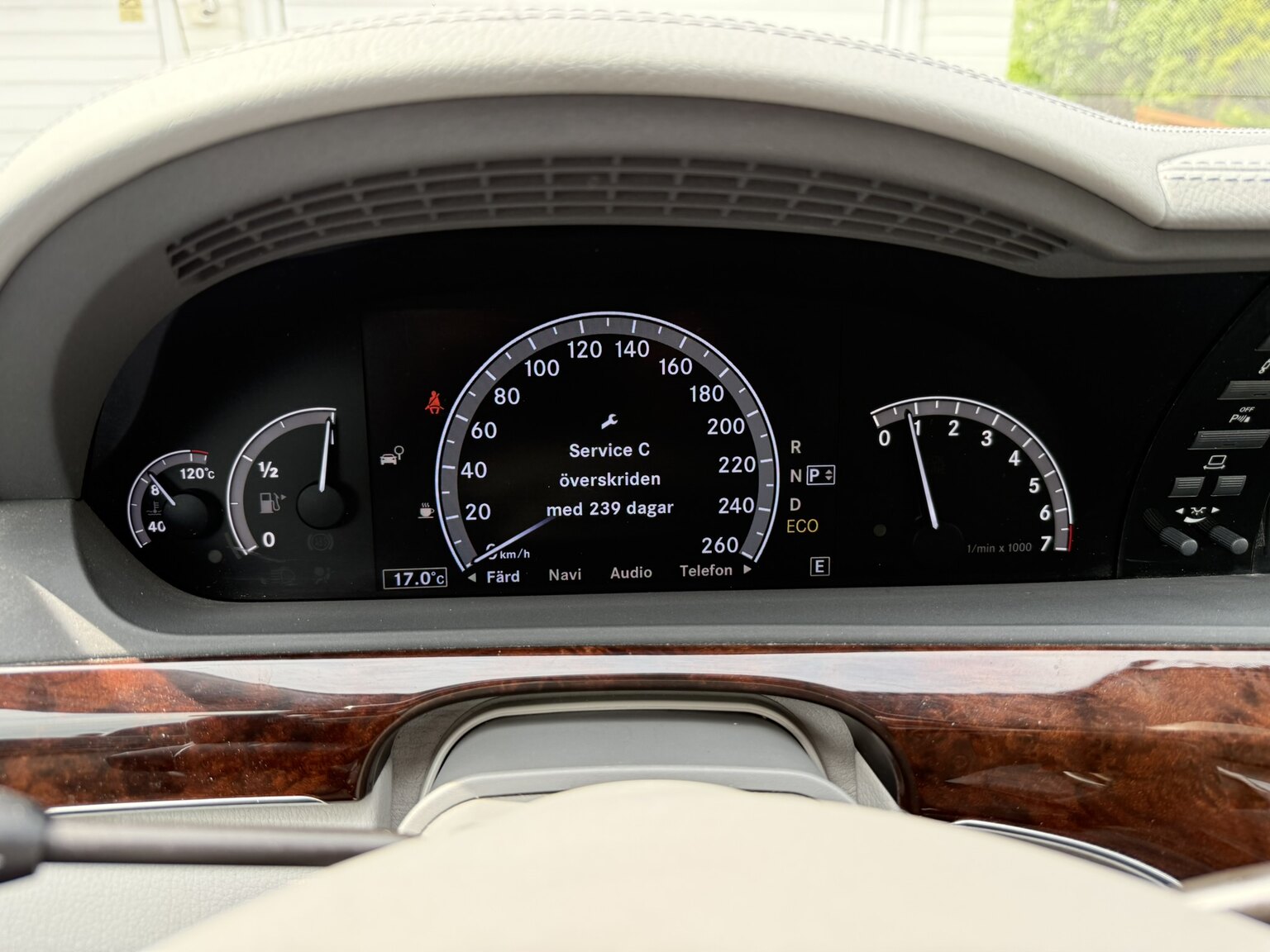 Interior image of 2011 Mercedes-Benz S 500 4MATIC 
