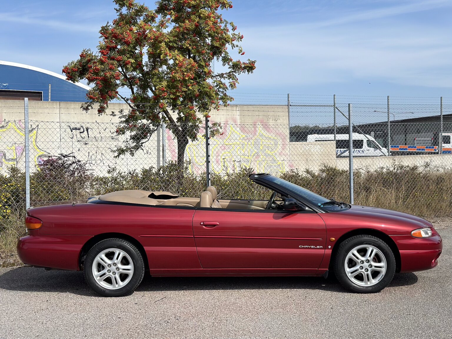 Exterior image of 1996 Chrysler Stratus Cabriolet