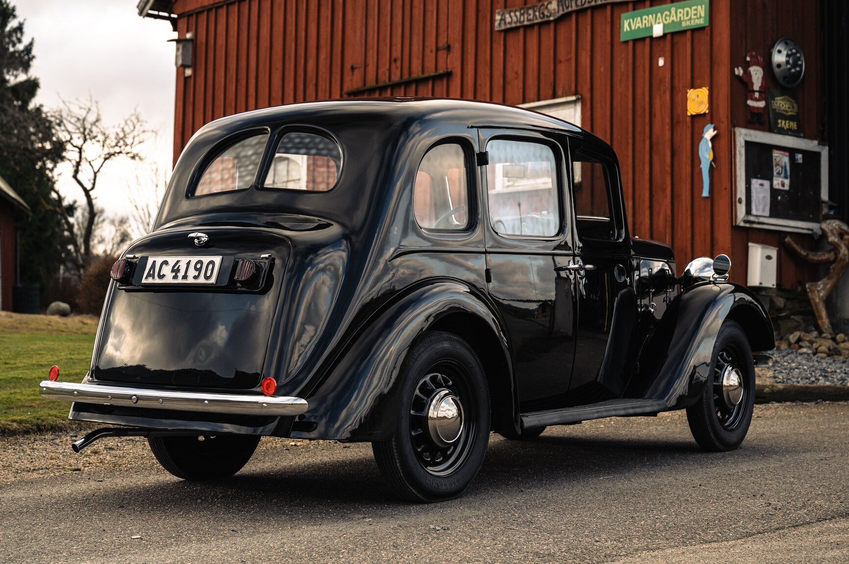 Exterior image of 1937 Austin Ten-Four 10-4