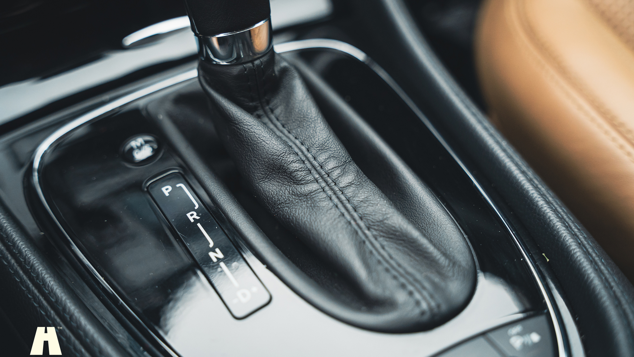 Interiörbild 2008 Mercedes-Benz CLS 63 AMG (46)