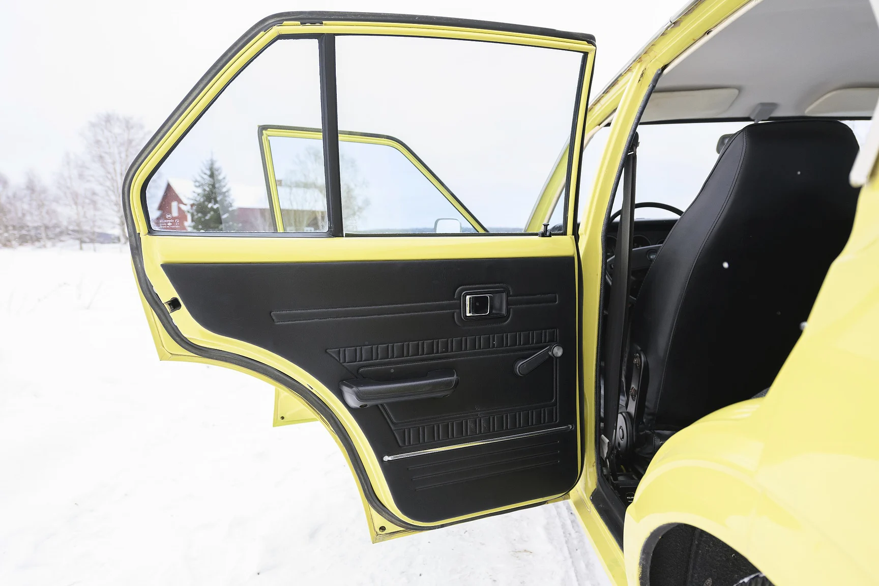 Interiörbild 1975 Toyota Corolla KE30 (9)