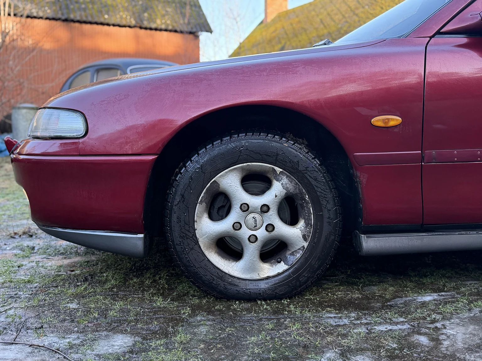 Exteriörbild på 1992 Mazda 626 Hatchback 2.5 V6 Automatic (22)